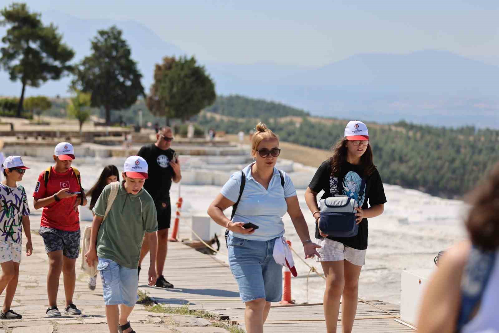 Satranç ustaları Pamukkale ve Hierapolis’e hayran kaldı