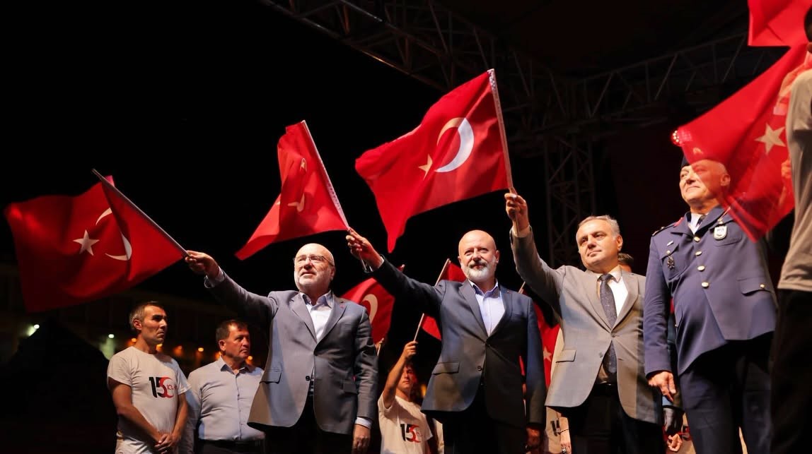 Başkan Çolakbayrakdar: "15 Temmuz ruhu, milletimizin iradesinin en güçlü nişanesidir"