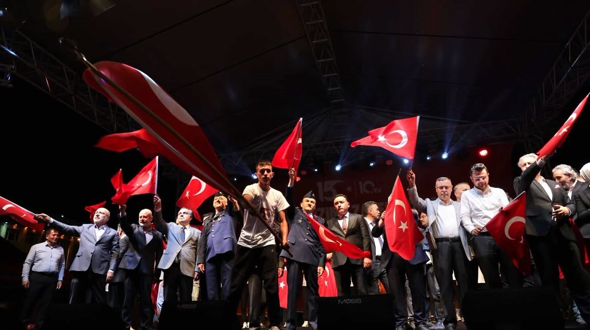 Başkan Çolakbayrakdar: "15 Temmuz ruhu, milletimizin iradesinin en güçlü nişanesidir"