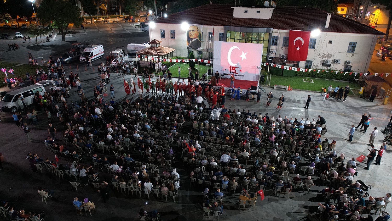 Manisa’da 15 Temmuz ruhu meydanlara taştı