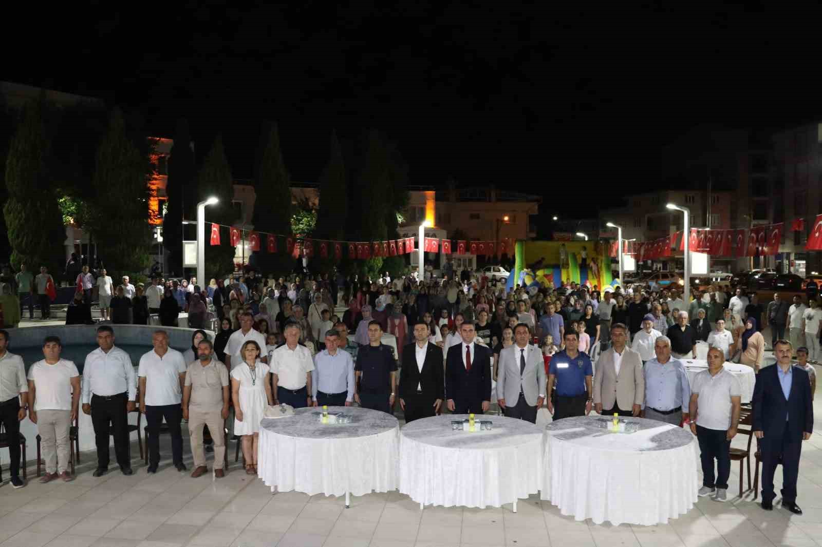 Manisa’da 15 Temmuz ruhu meydanlara taştı