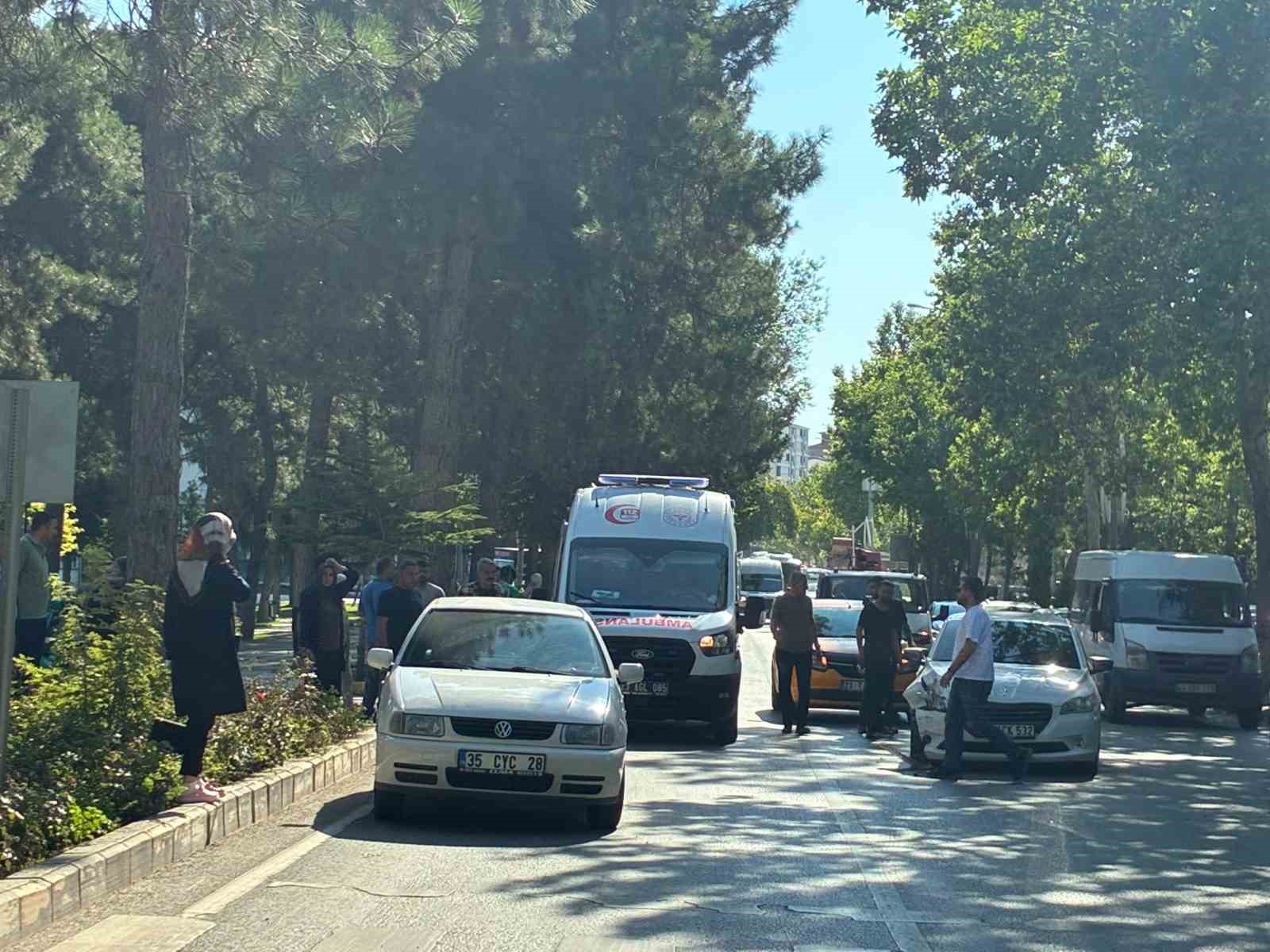 Elazığ’da otomobiller çarpıştı: 2 yaralı