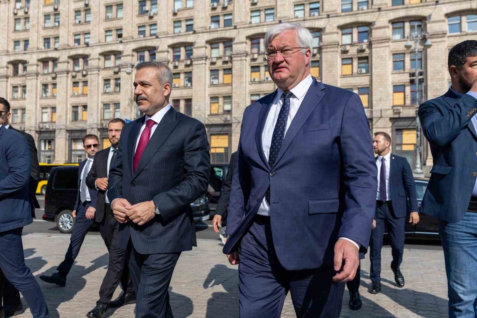 Dışişleri Bakanı Fidan, Kiev’de anma törenine katıldı