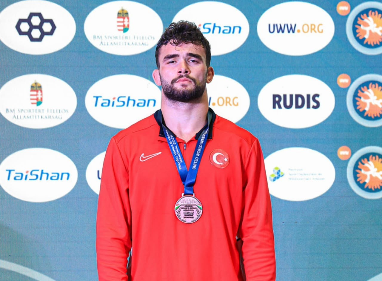 Tolga Özbek’ten gümüş, Alperen Atar’dan bronz madalya