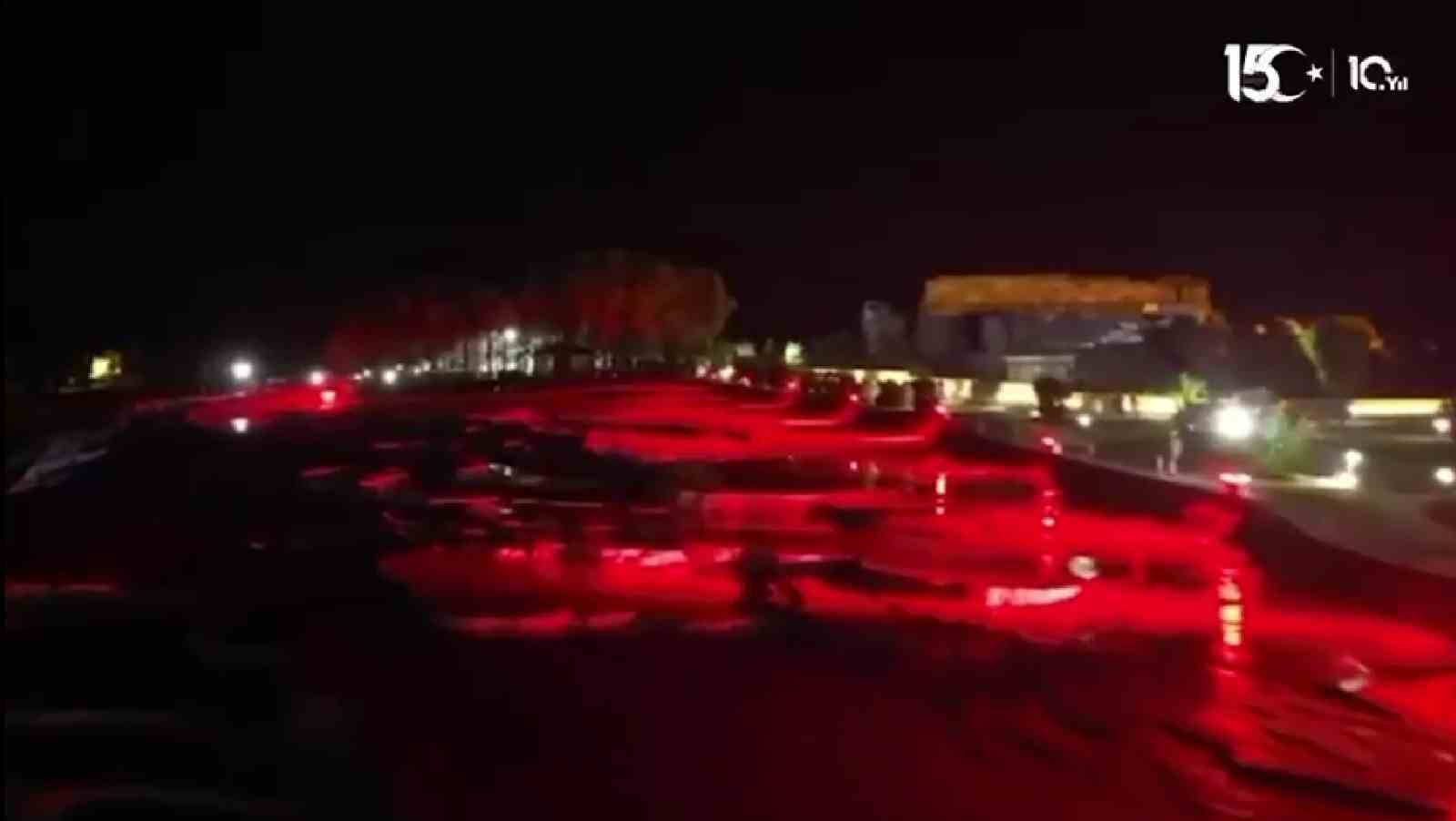 Pamukkale ve Hierapolis, 15 Temmuz hatırasına kırmızı ve beyaz renlere büründü