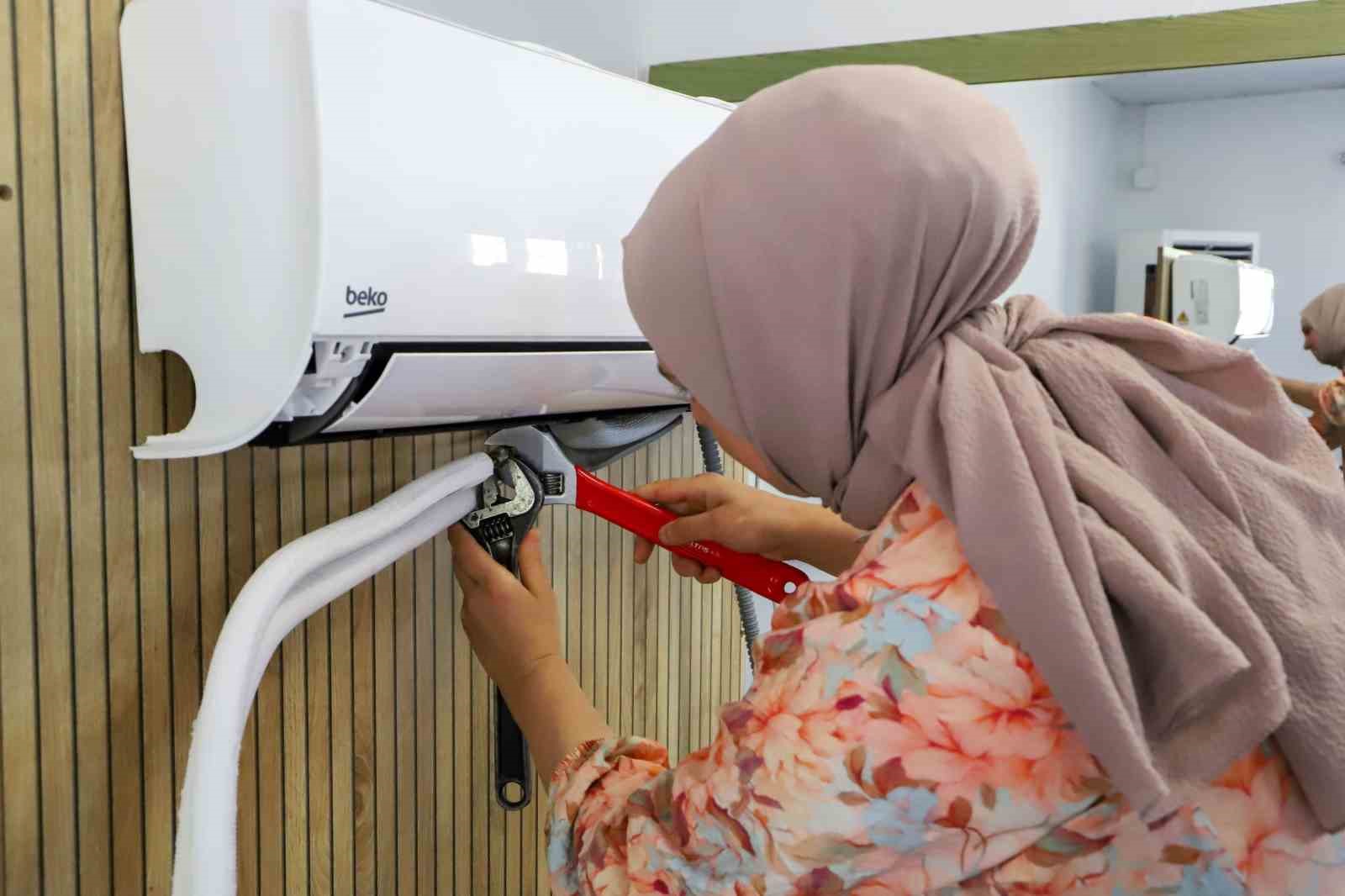 Kadınlara yönelik klima-kombi bakım eğitiminin üçüncü dönemi