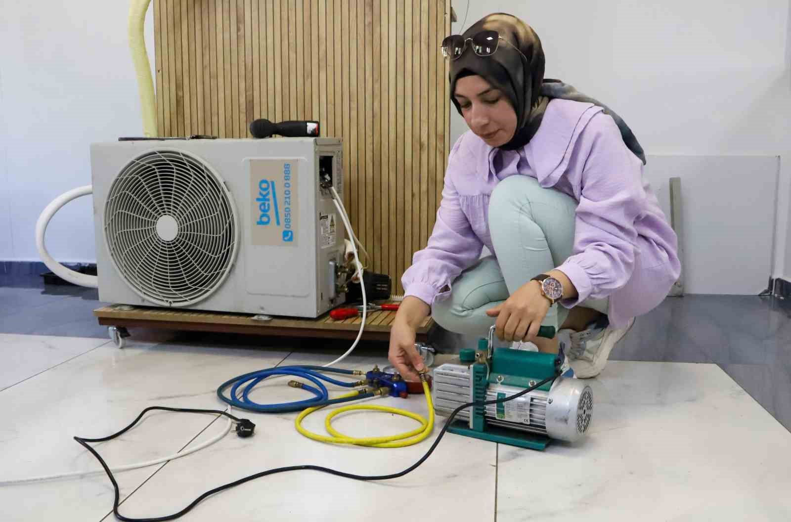 Kadınlara yönelik klima-kombi bakım eğitiminin üçüncü dönemi