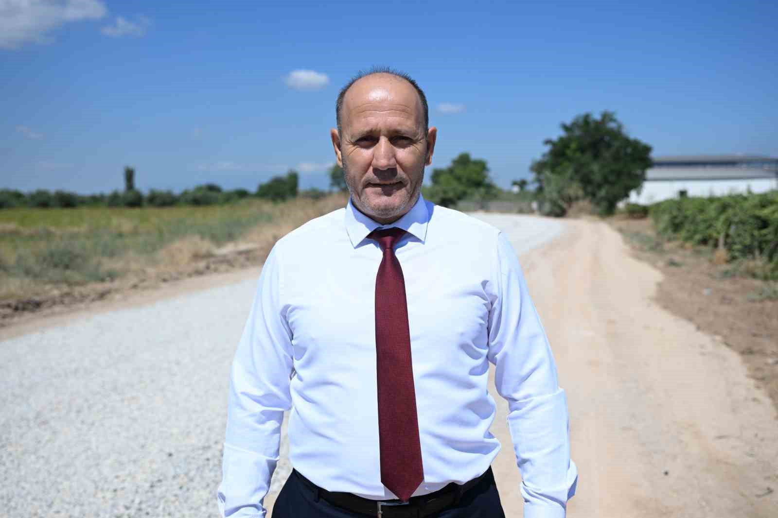 Ahmetli’de 8 kilometrelik yol hamlesi