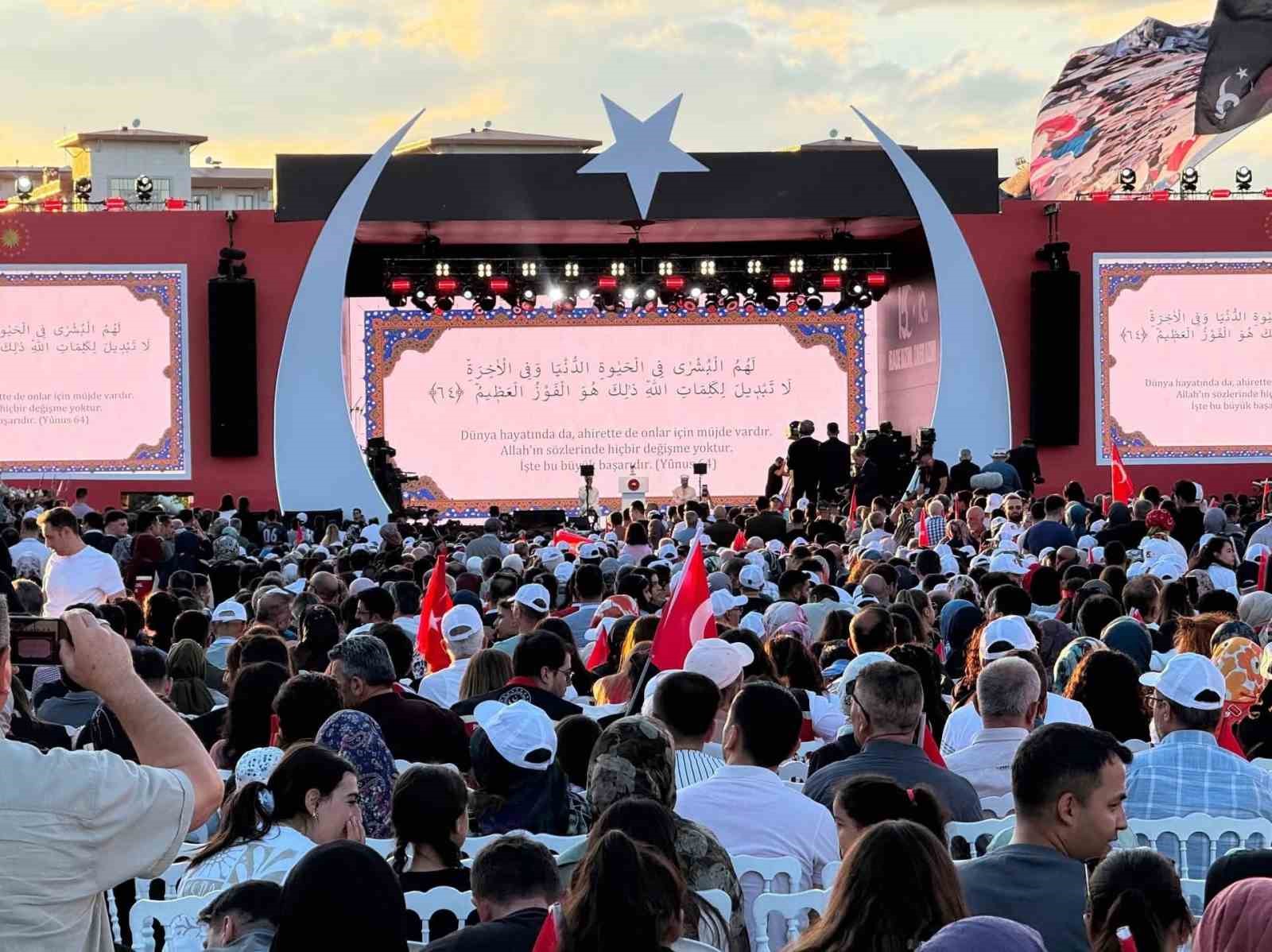 Sincan Belediye Başkanı Ercan, demokrasi nöbetine katıldı