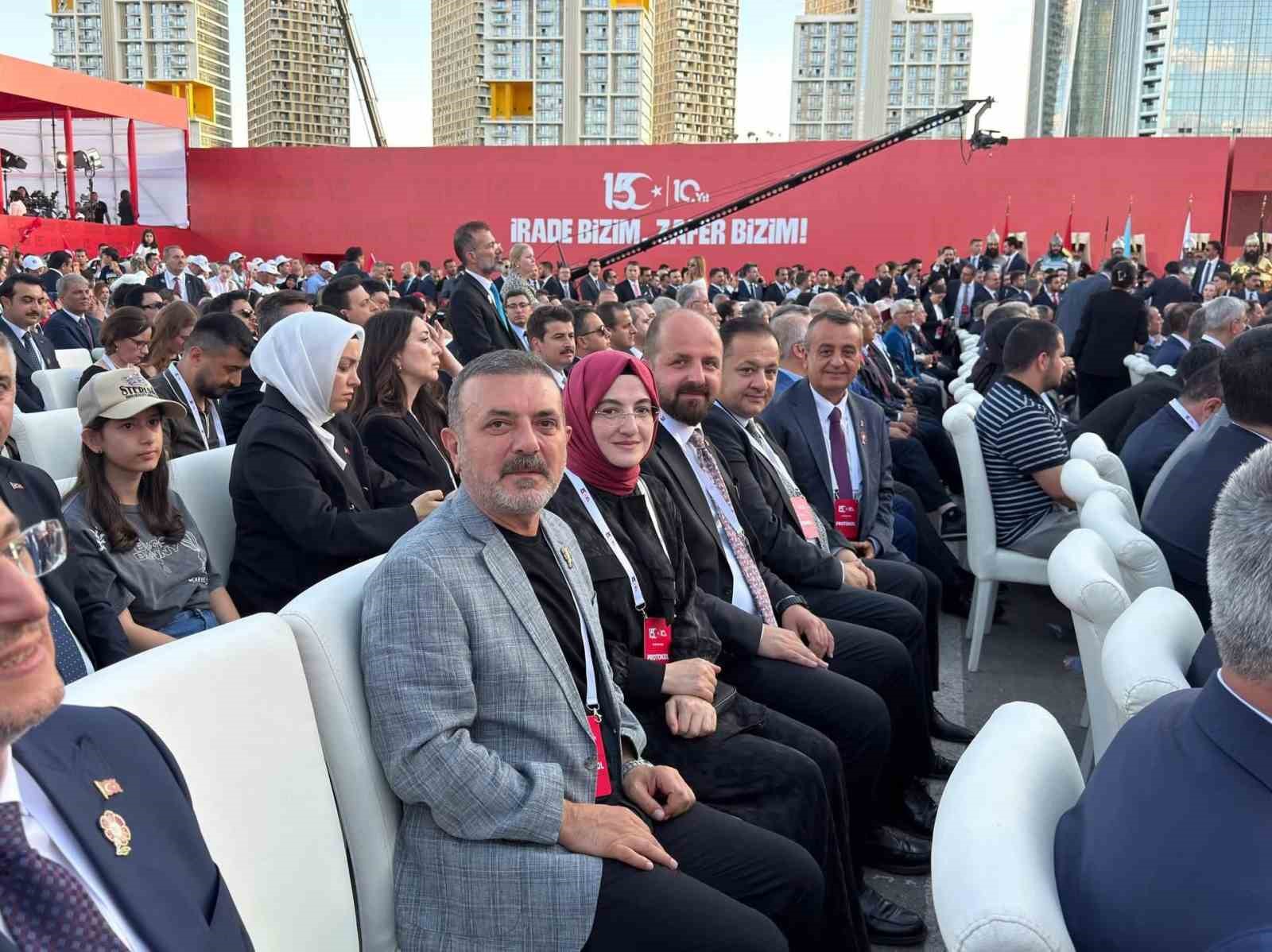 Sincan Belediye Başkanı Ercan, demokrasi nöbetine katıldı