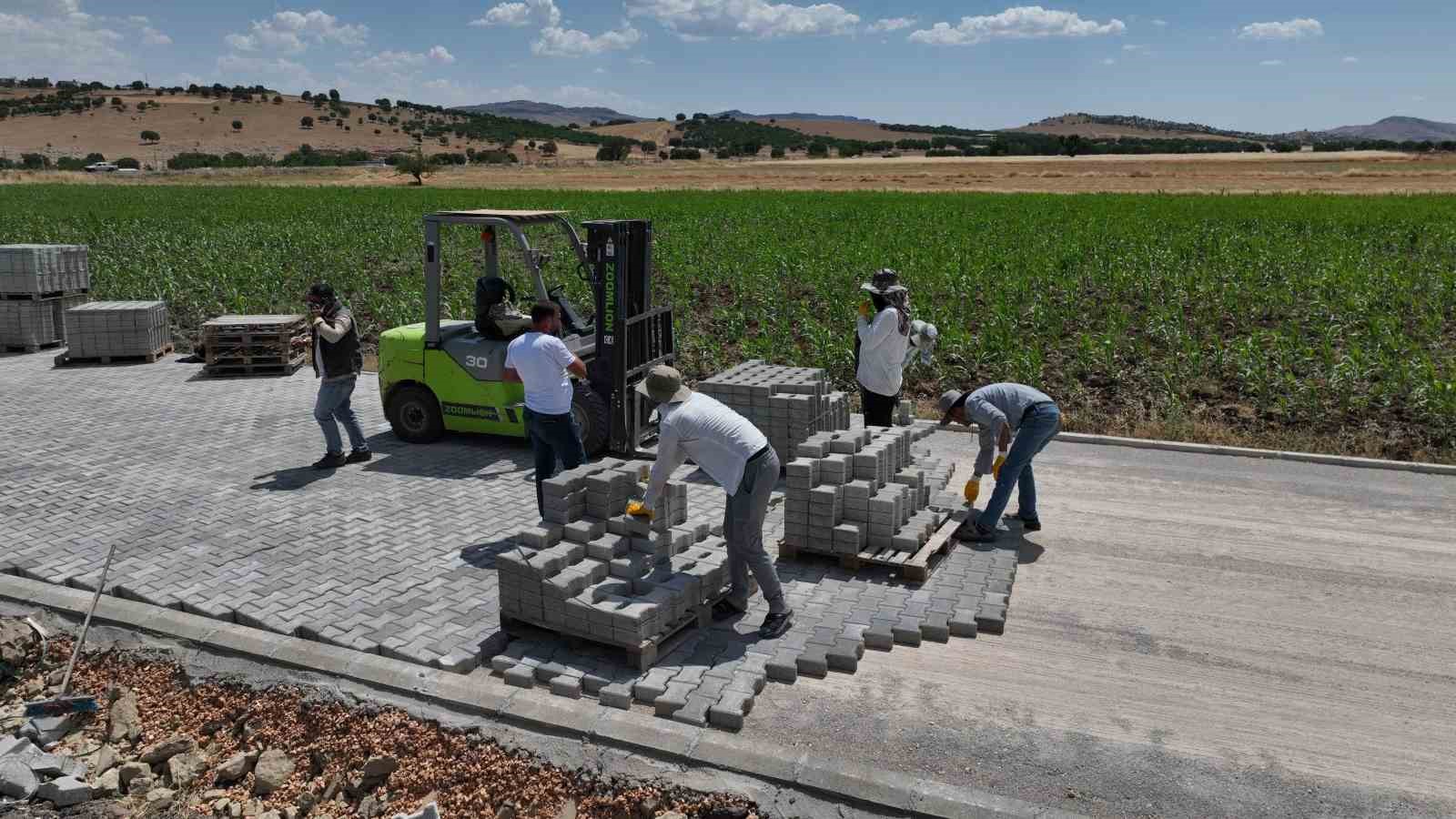 Diyarbakır kırsalında yollar yenileniyor