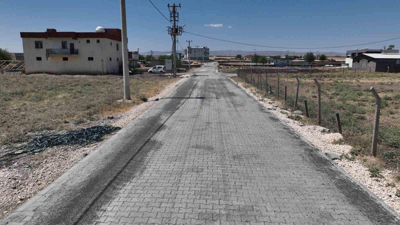 Diyarbakır kırsalında yollar yenileniyor