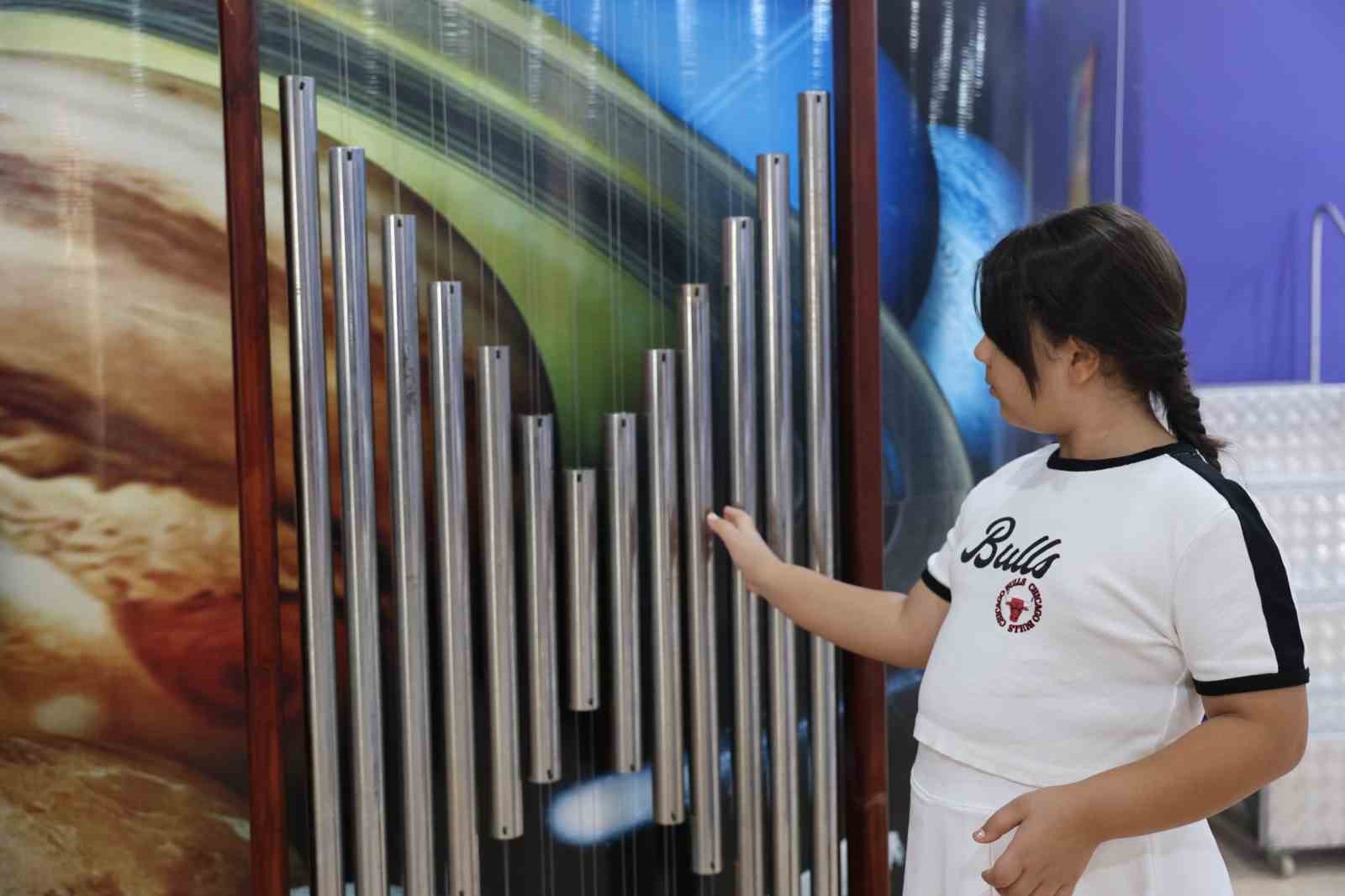Aydınlı minikler yaz tatilini bilimle geçiriyor