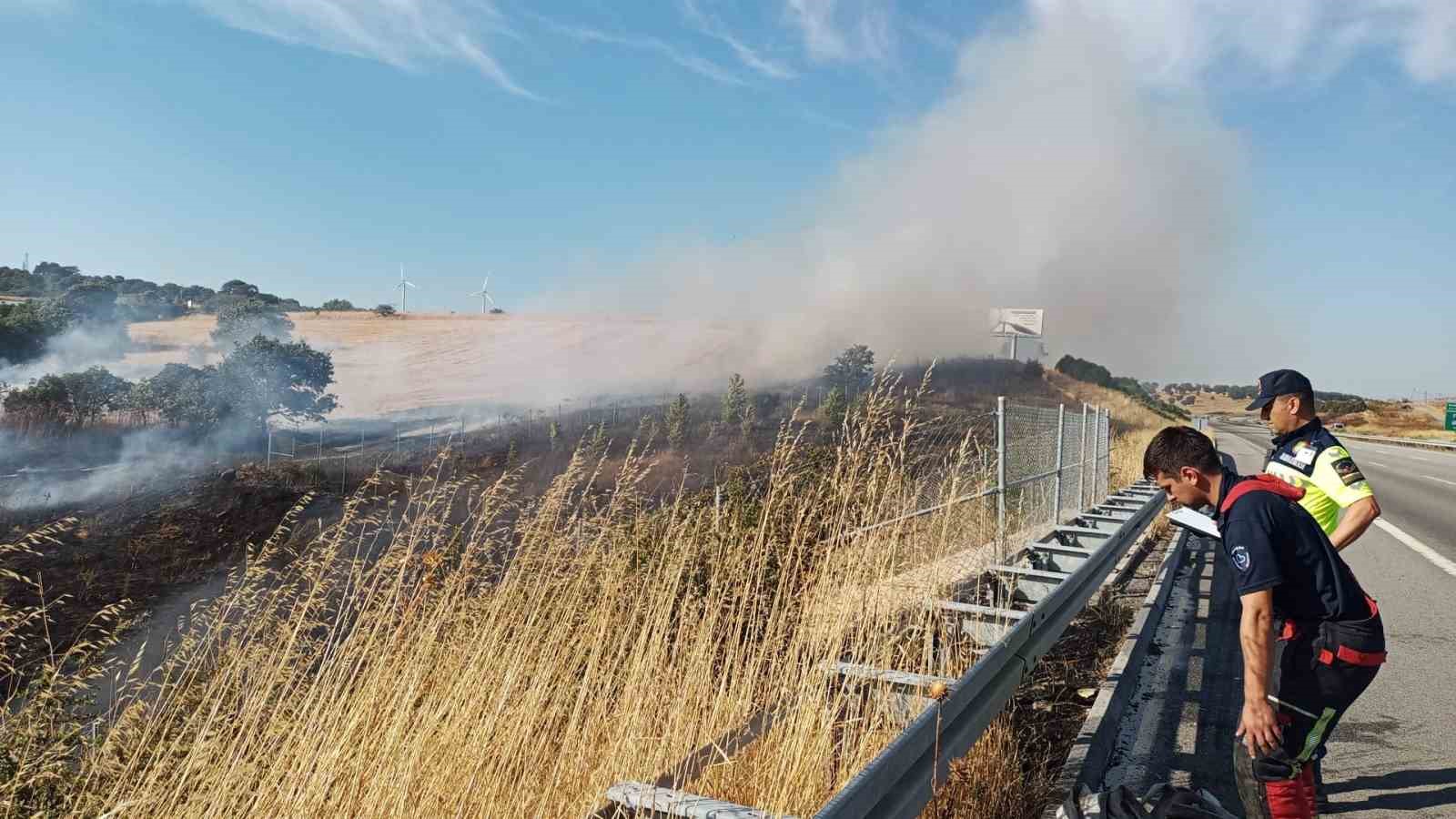 Balıkesir’de kaza yapan otomobil araziye uçtu: 4 yaralı