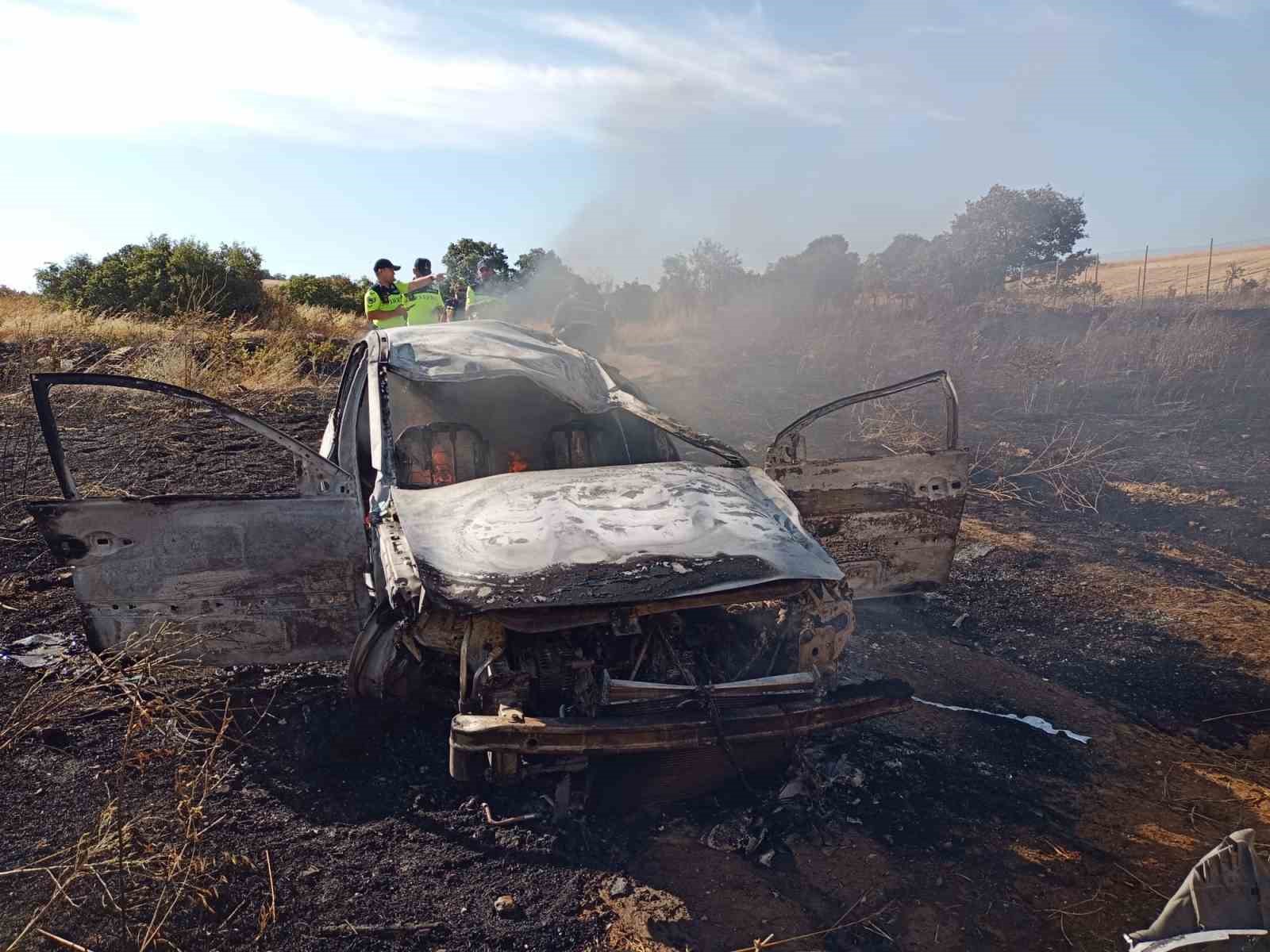 Balıkesir’de kaza yapan otomobil araziye uçtu: 4 yaralı