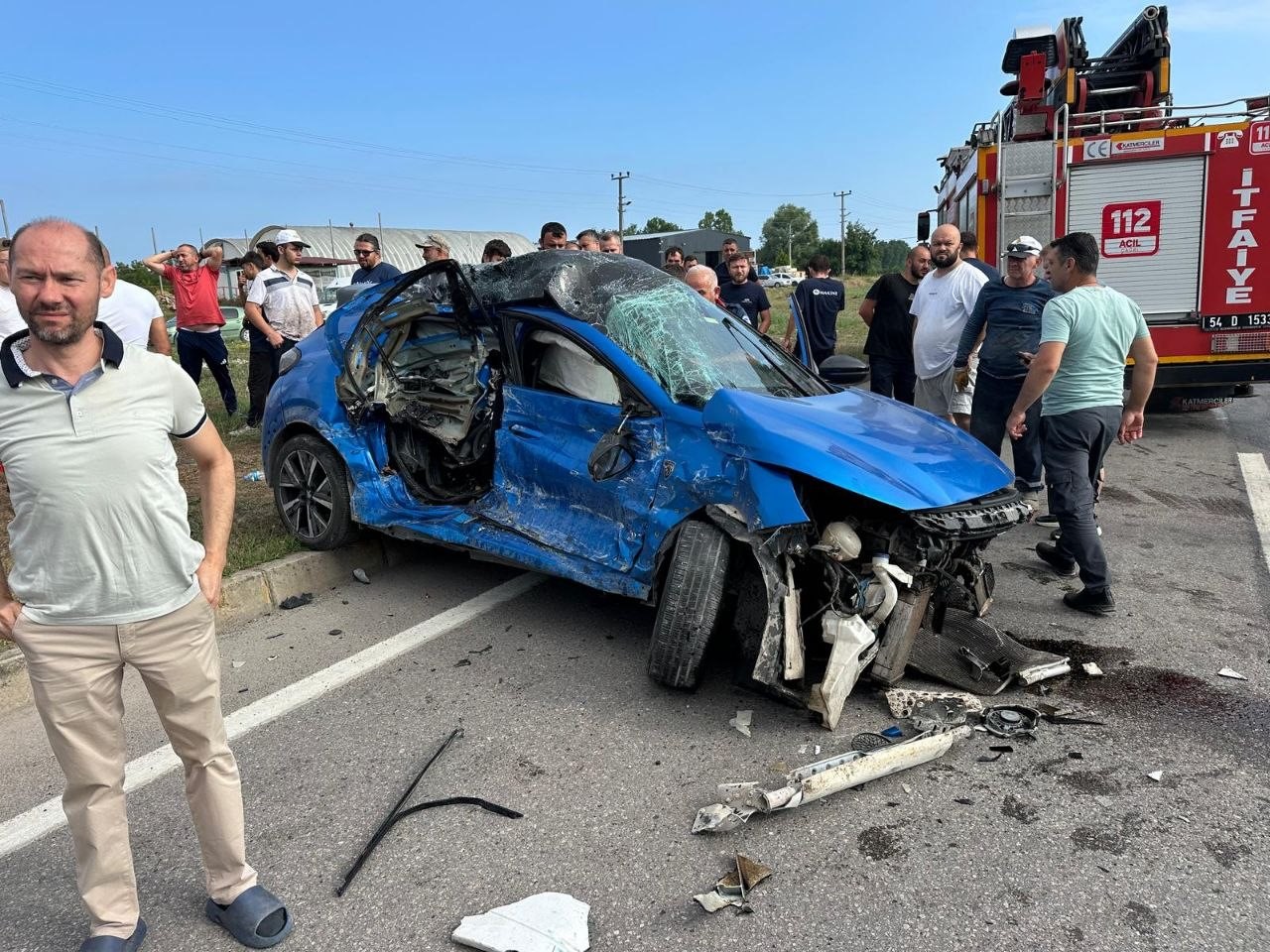 Çekici ile çarpışan otomobil hurdaya döndü: 1 yaralı