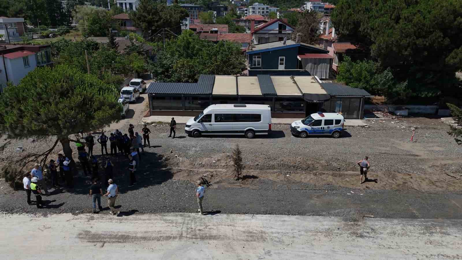 Atakum sahilinde işgal denetimi: Kumsaldaki masa, sandalye ve şezlonglar kaldırıldı