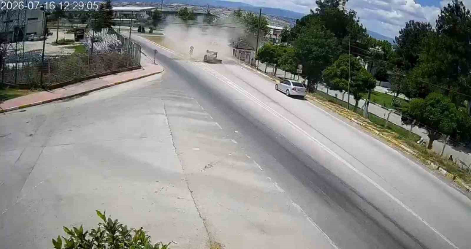 Otomobil takla attı, sürücü yaralandı
