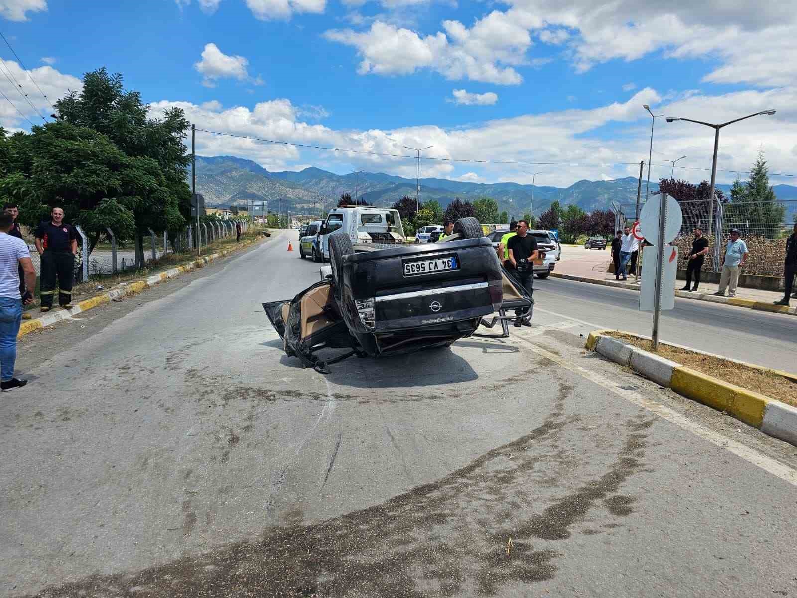 Otomobil takla attı, sürücü yaralandı