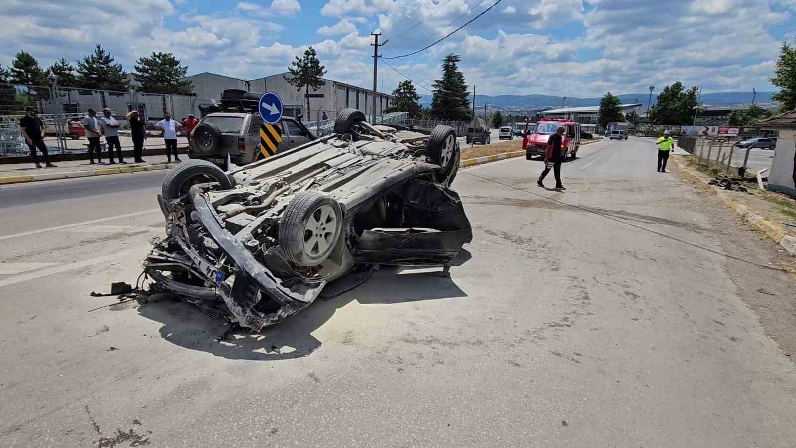 Otomobil takla attı, sürücü yaralandı