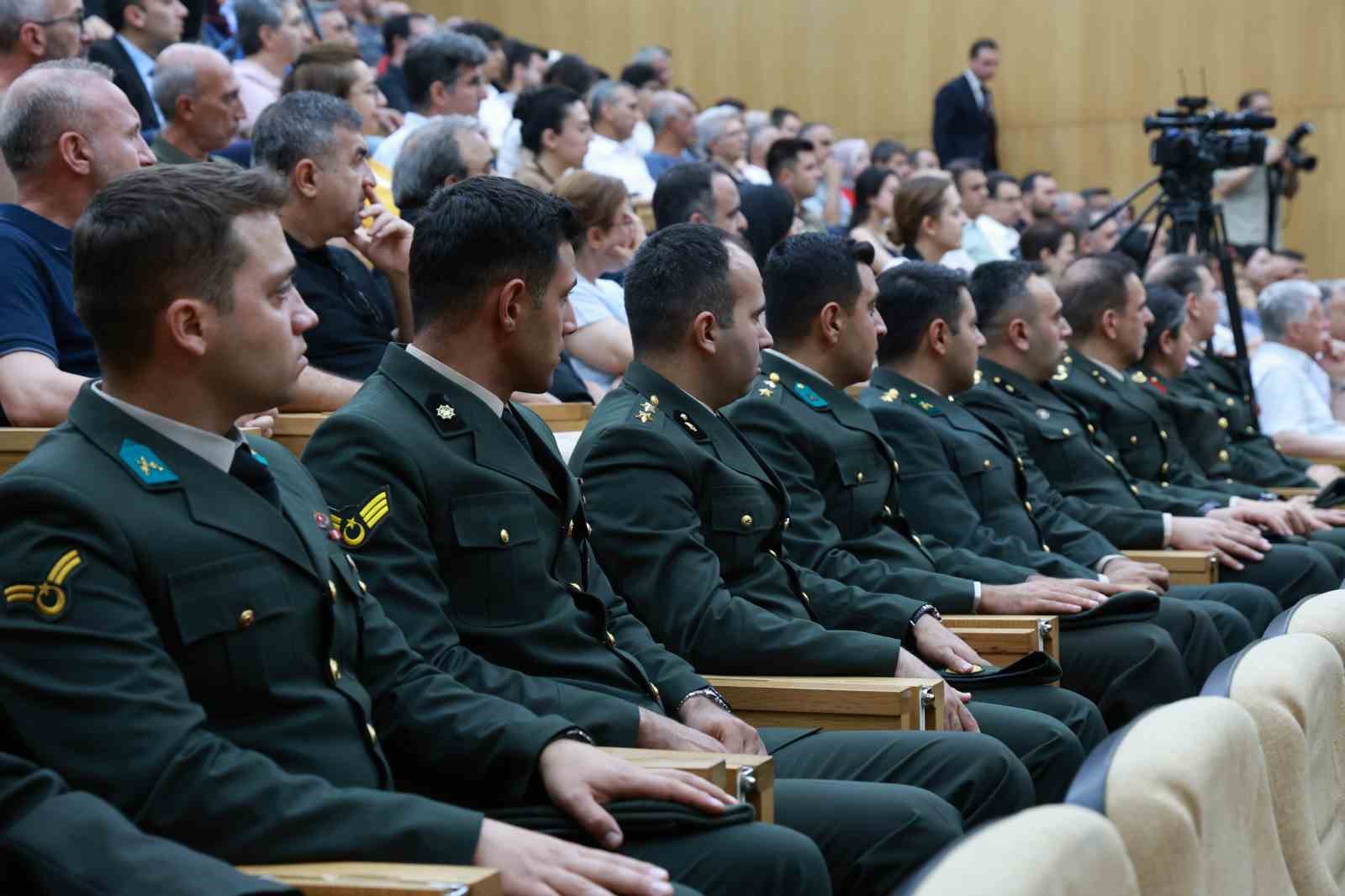 Yargıtay Üyesi Aydıner, "Cumhurbaşkanını ’Para dolu uçakla kaçıyor’ diye servis edeceklerdi"