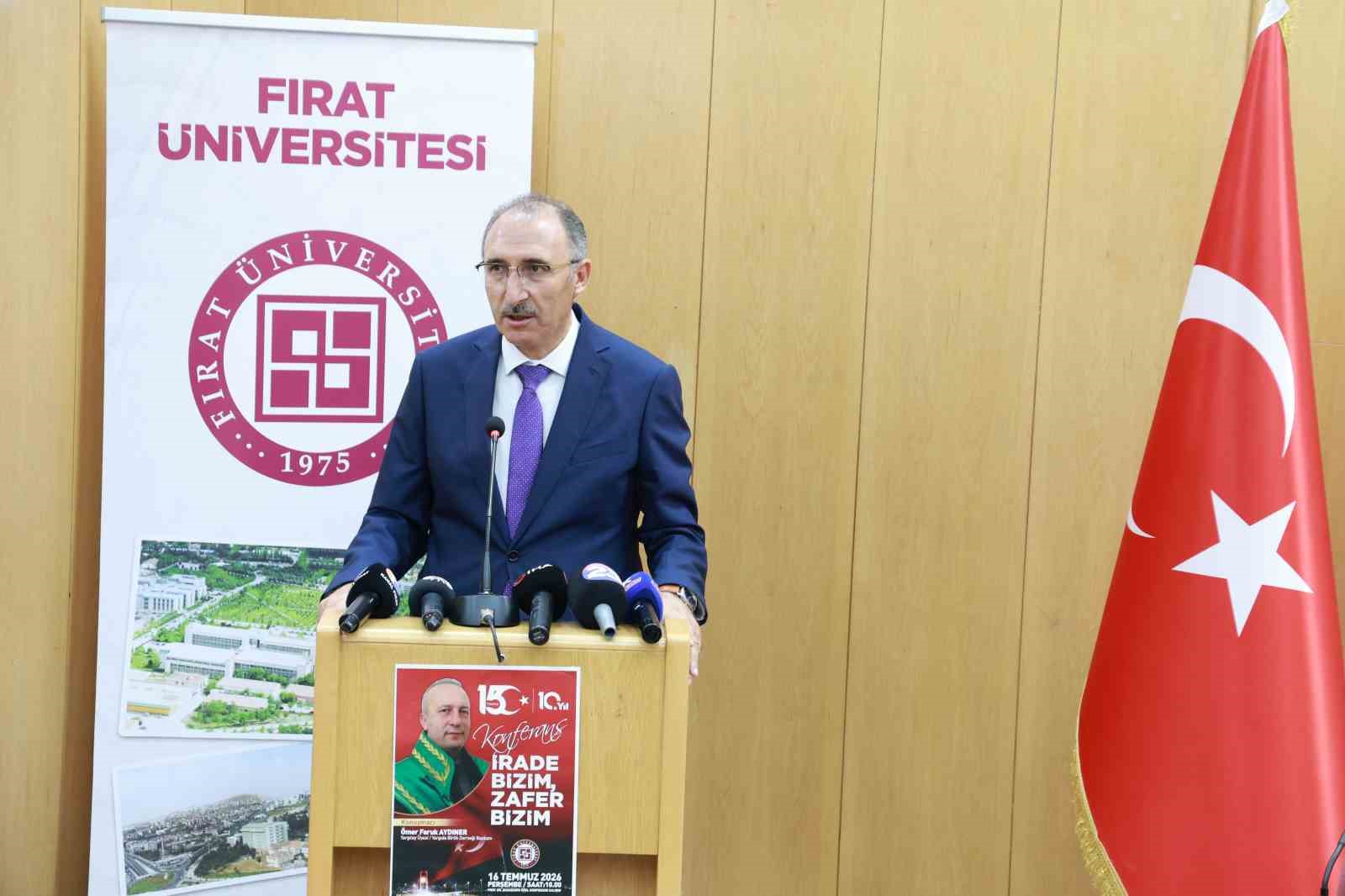 Yargıtay Üyesi Aydıner, "Cumhurbaşkanını ’Para dolu uçakla kaçıyor’ diye servis edeceklerdi"