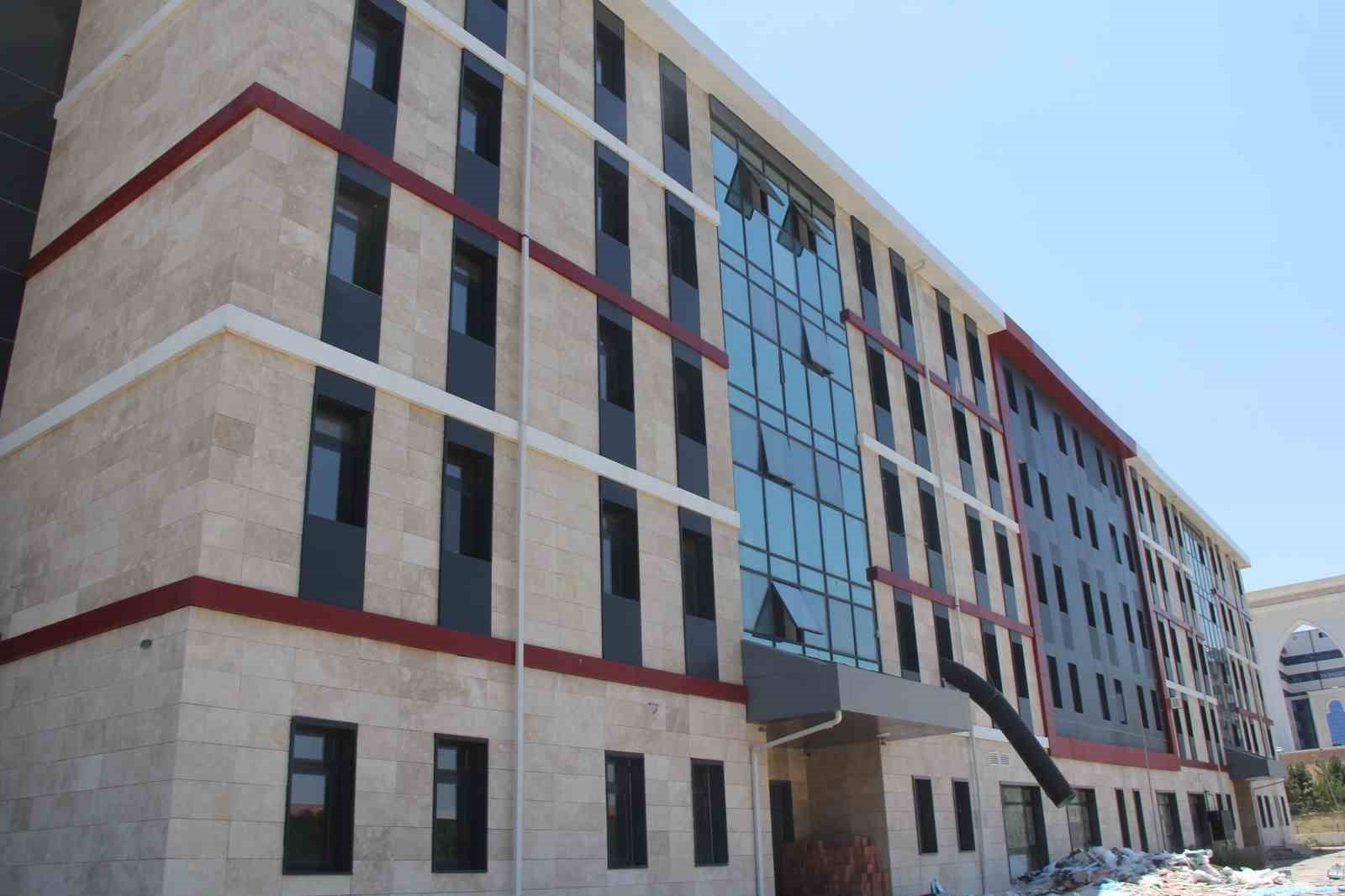 Taha Akgül’den Sivas’taki TOHM’a tam not