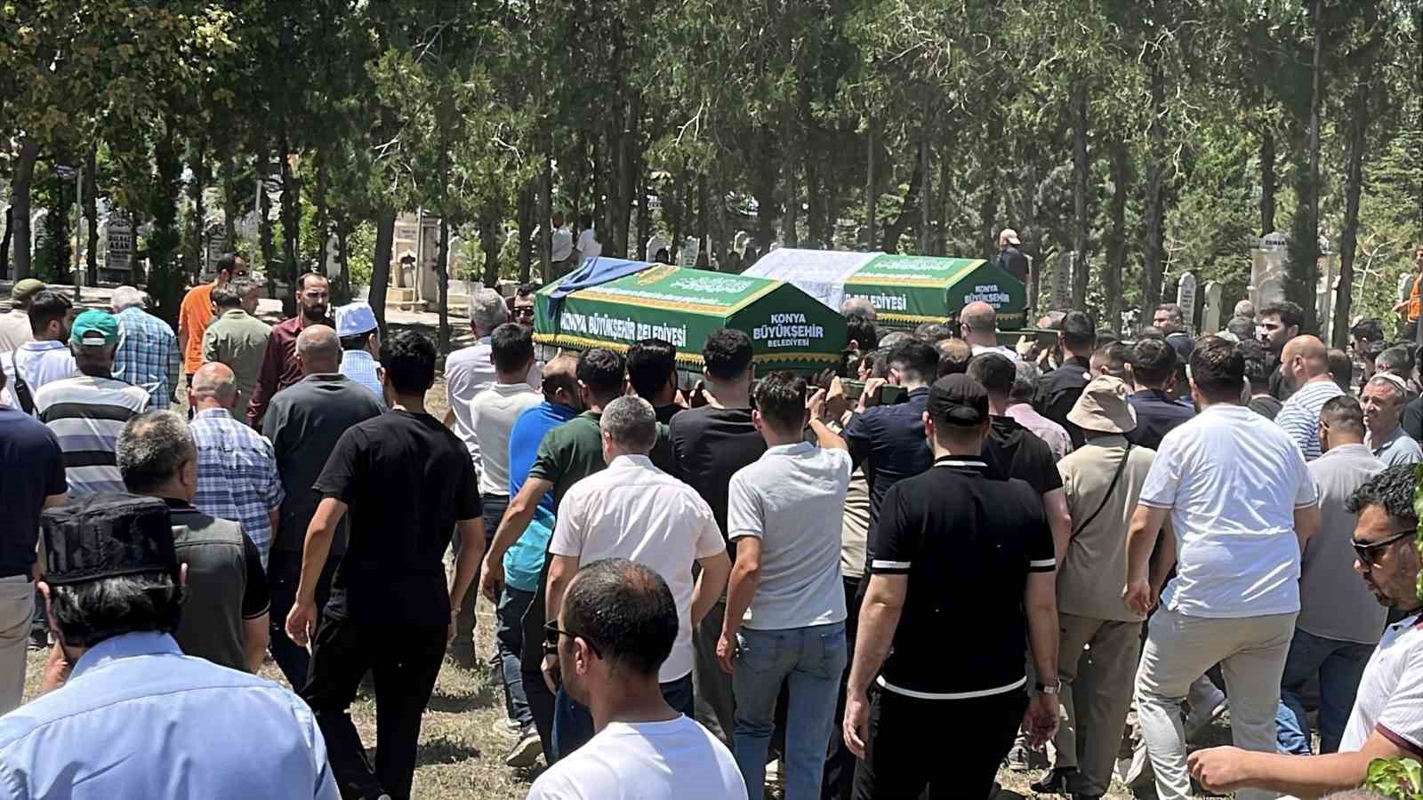 Kazada hayatını kaybeden anne ve kızı son yolculuğuna uğurlandı