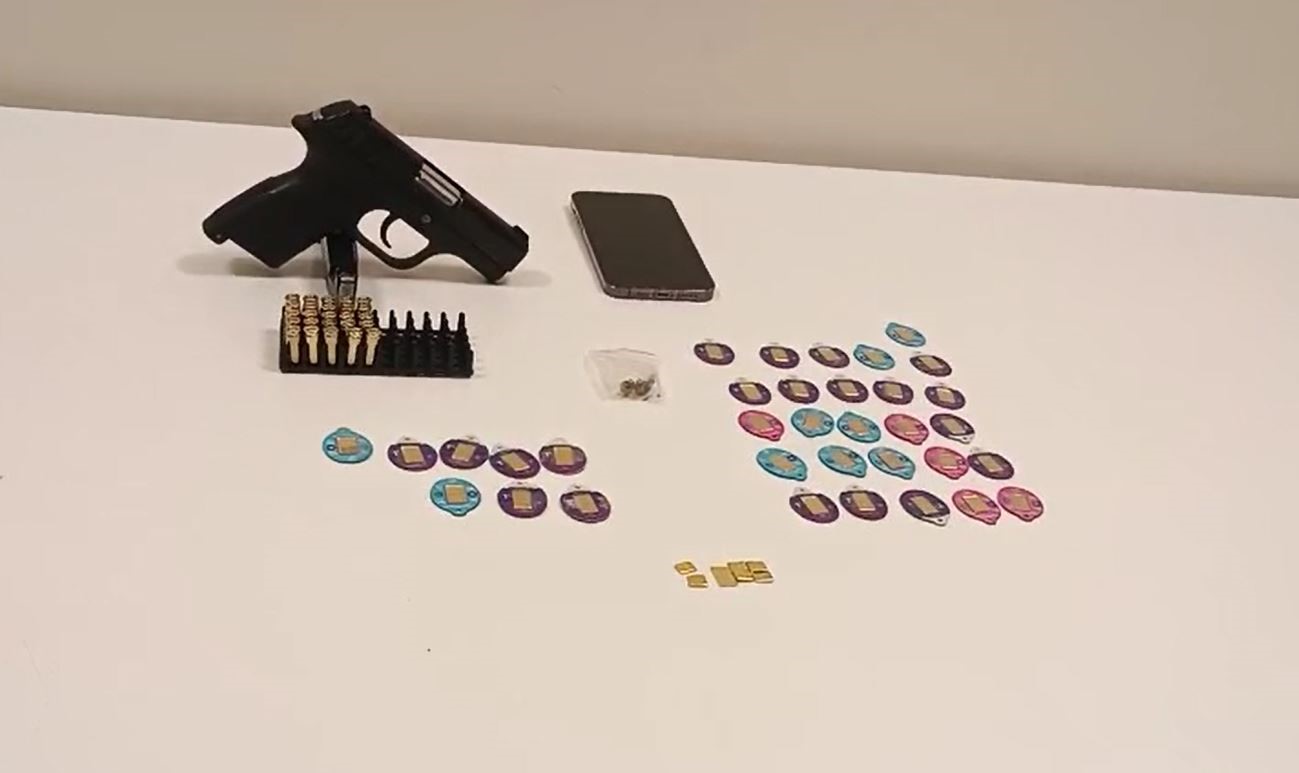 Küçükçekmece’de bir kuyumcuya sahte altın satan şahıslar yakalandı