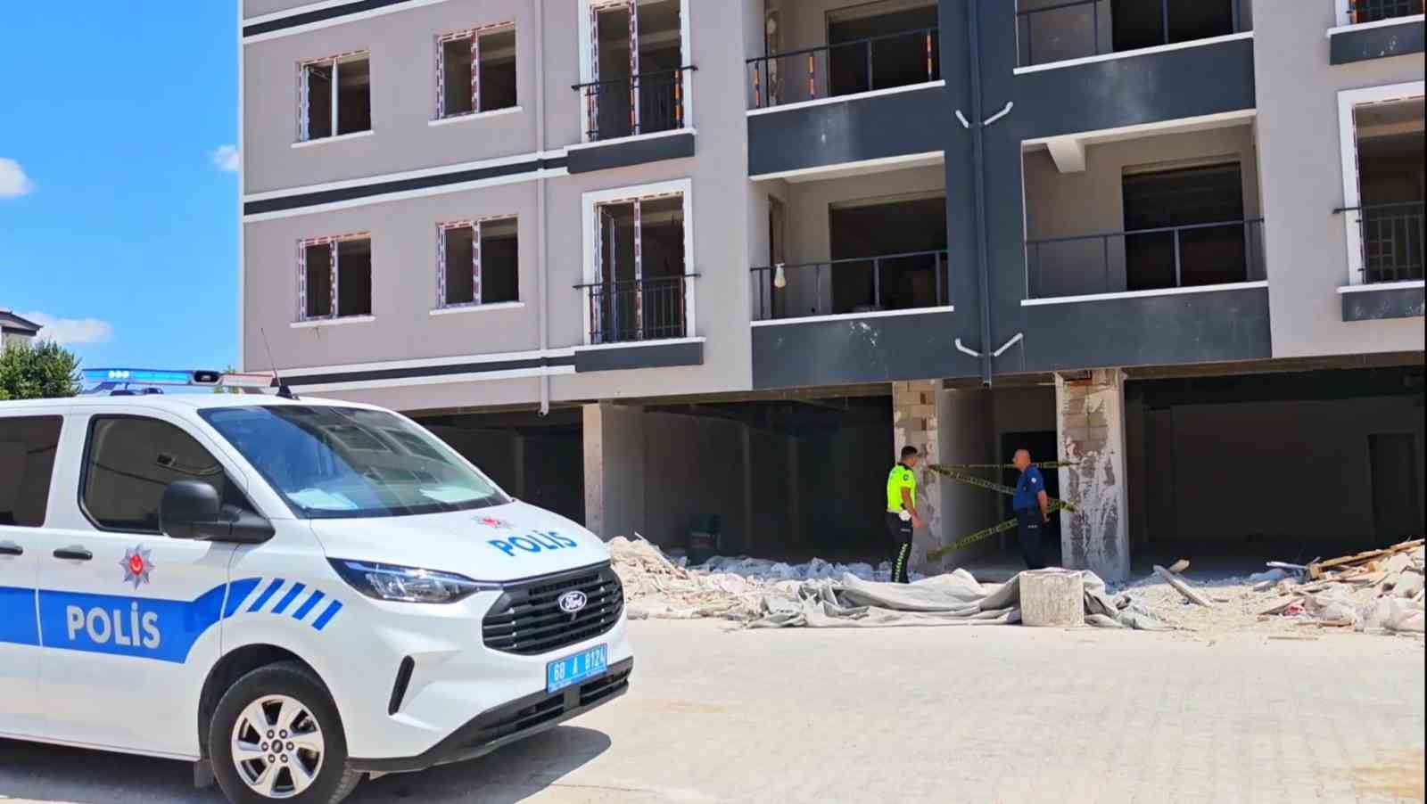 İnşaatta merdivenlerden düşen işçi hayatını kaybetti