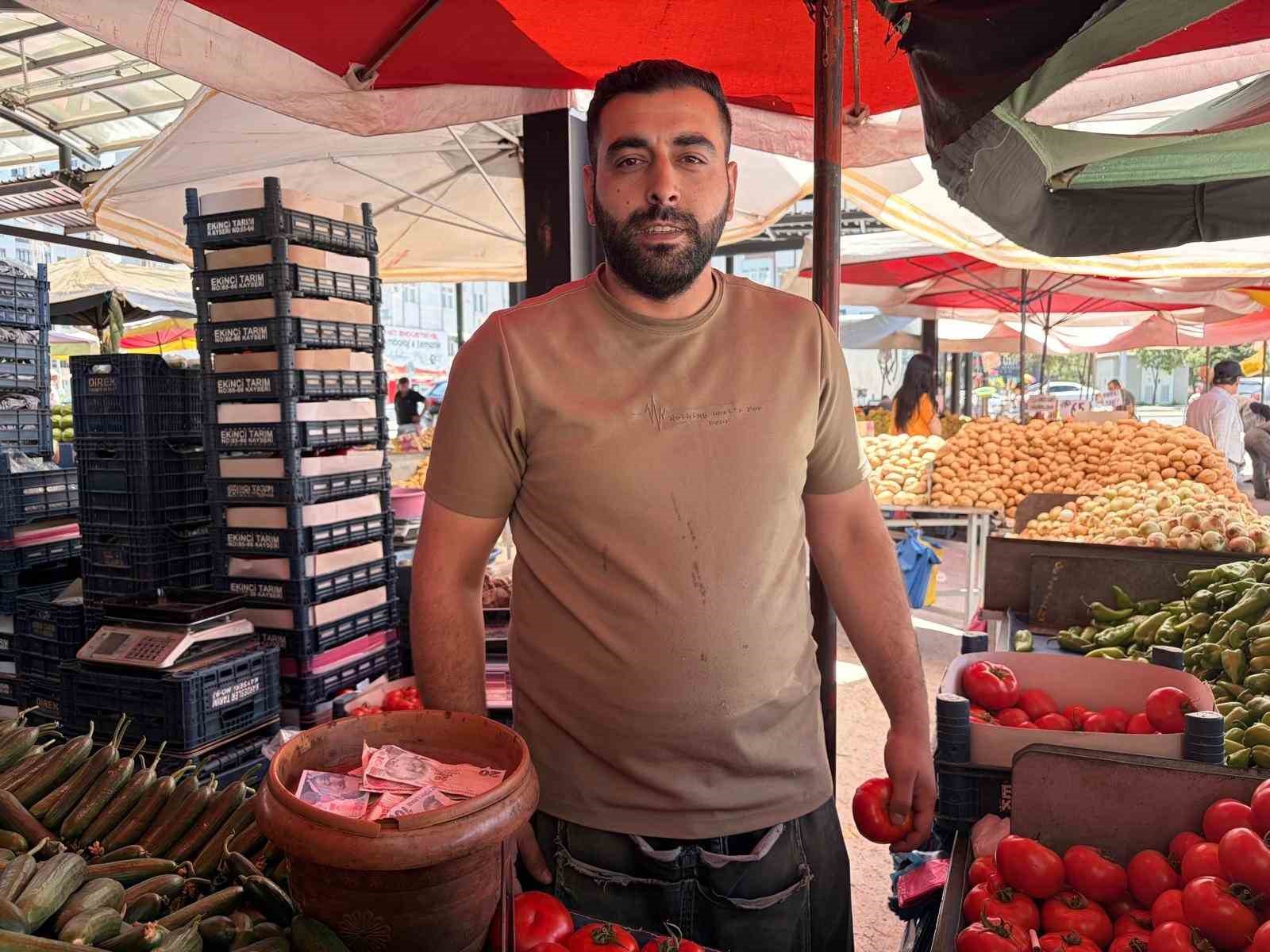 Kayseri’de semt pazarlarındaki fiyatlar yüz güldürüyor