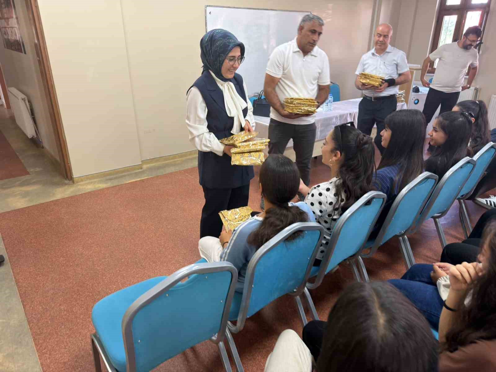 Taşlıçaylı öğrenciler Çanakkale yolcusu