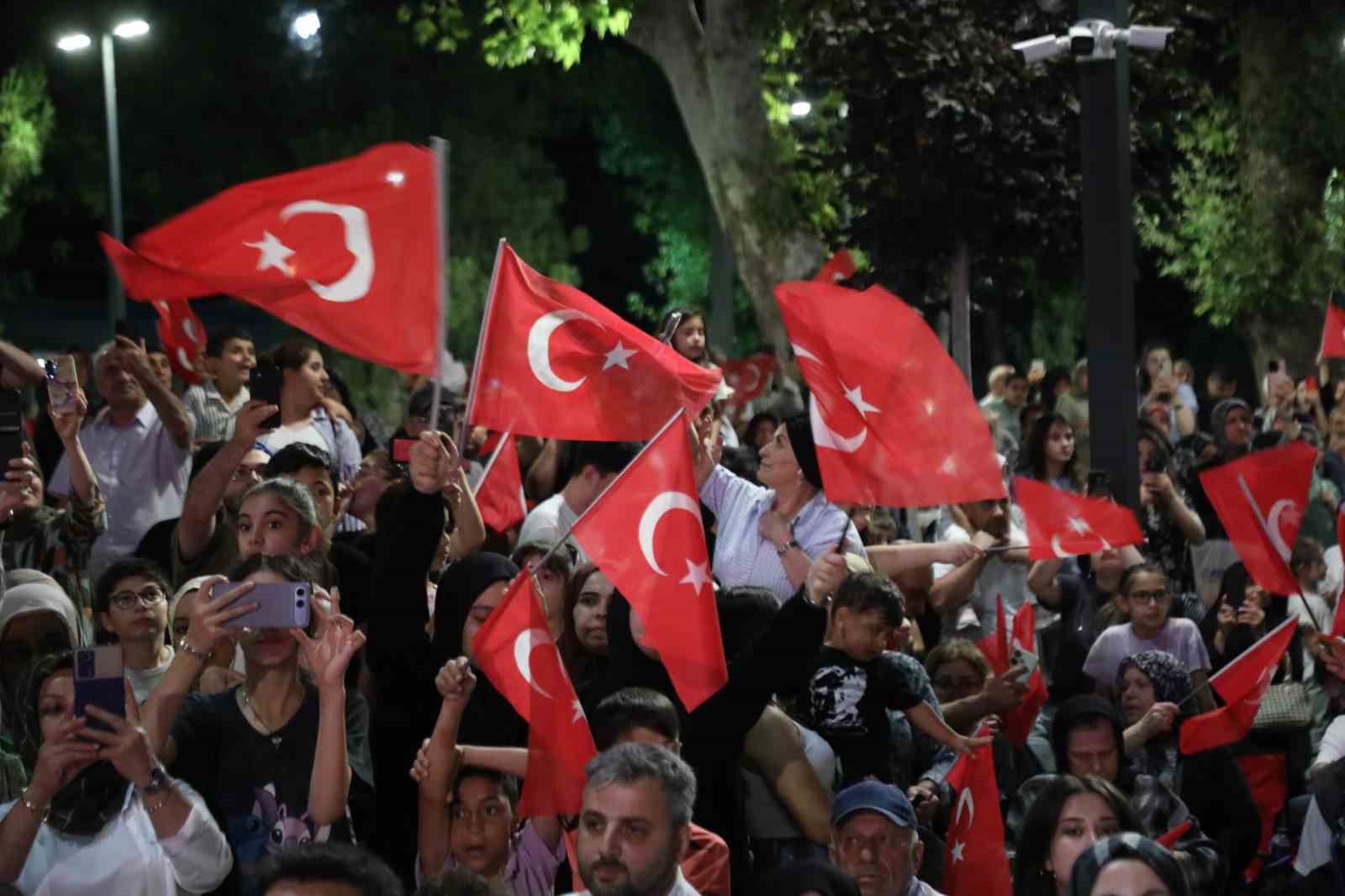 İnegöl 15 Temmuz’un 10’uncu yılında Milli irade için tek yürek oldu