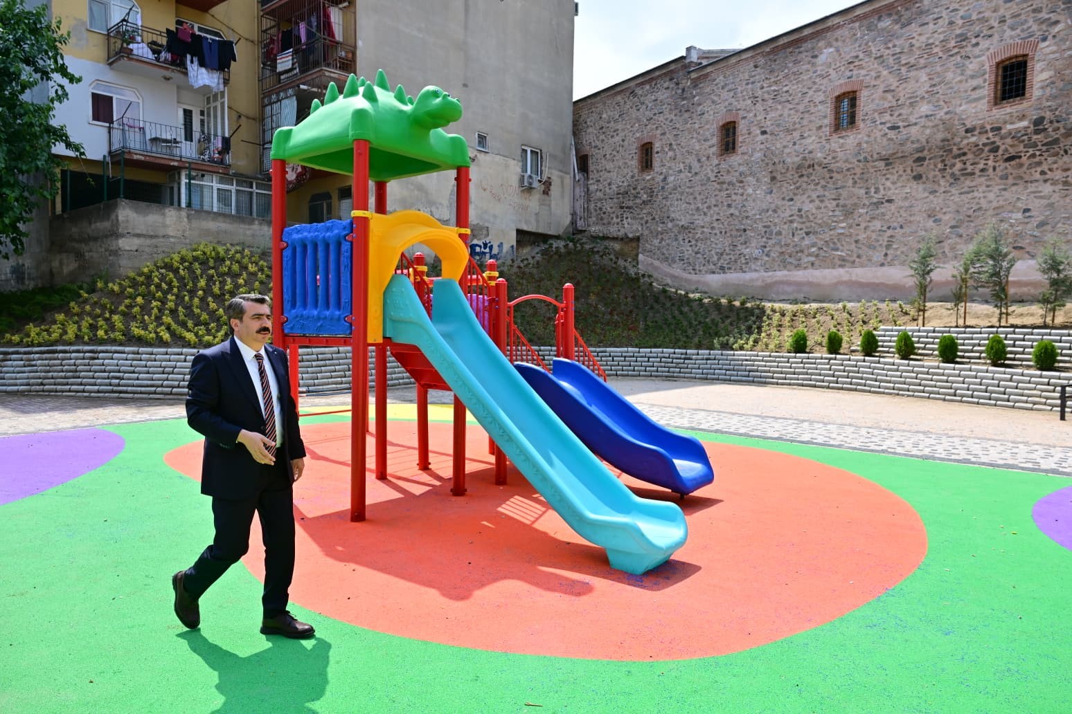 Yıldırım’da parklara yaz bakımı
