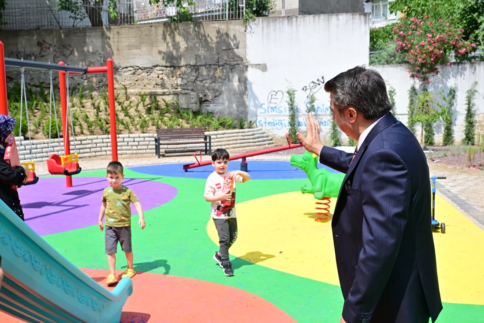 Yıldırım’da parklara yaz bakımı