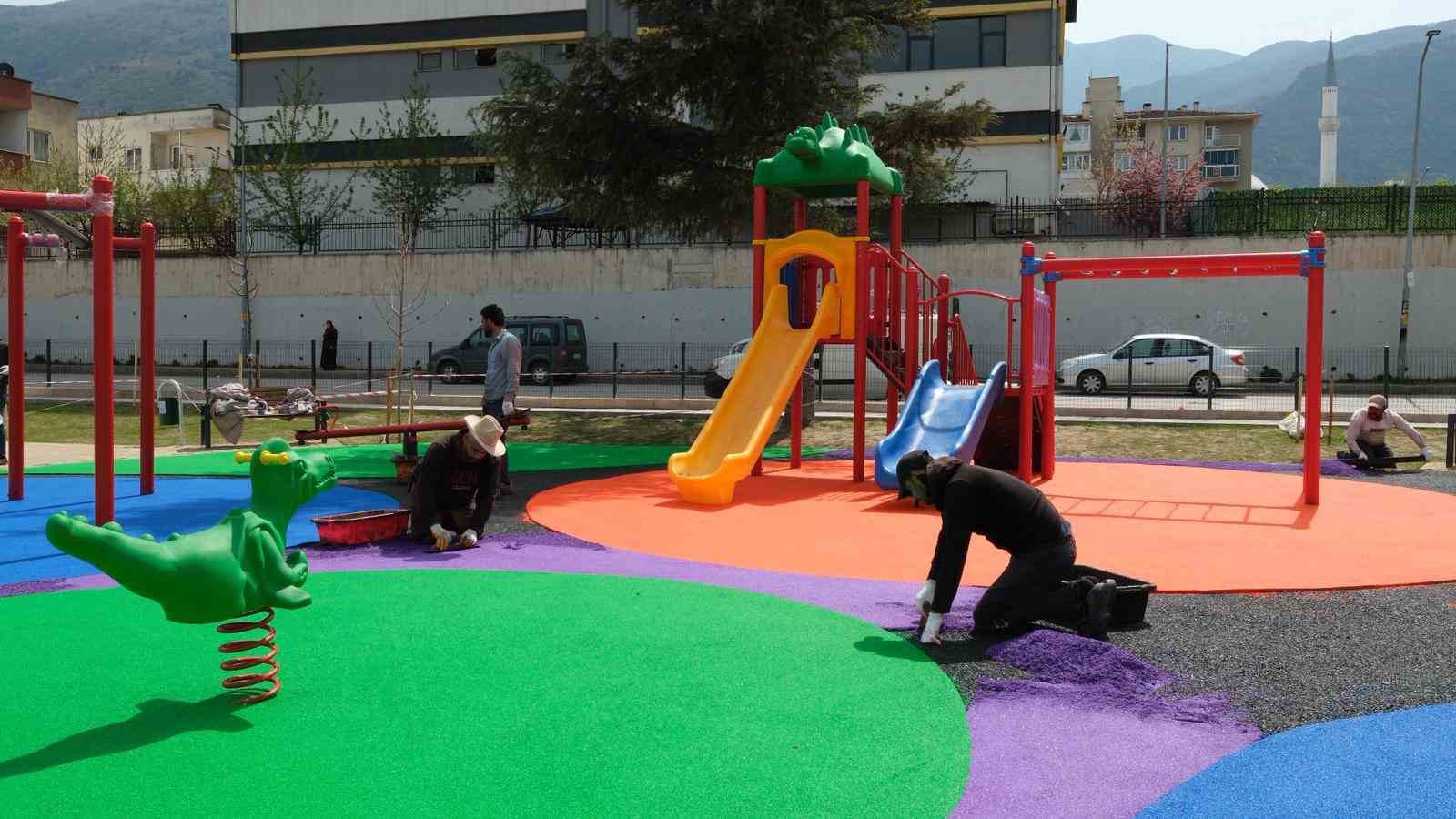 Yıldırım’da parklara yaz bakımı