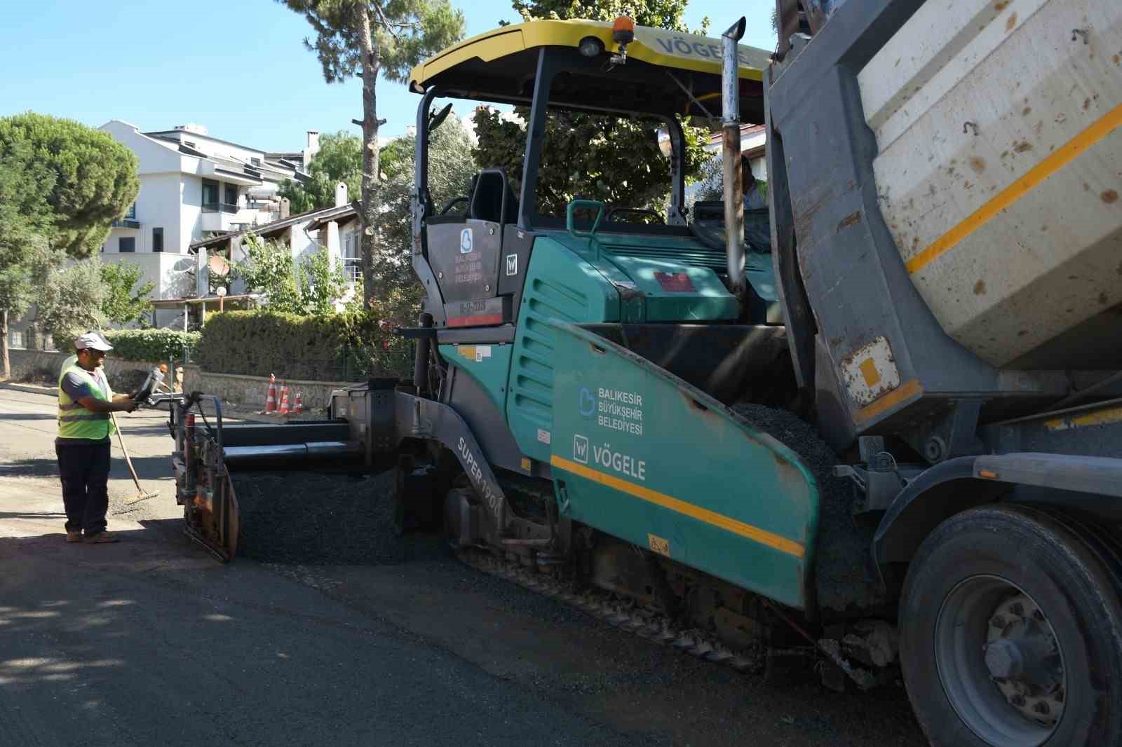 Balıkesir Büyükşehirden 20 ilçede yol seferberliği