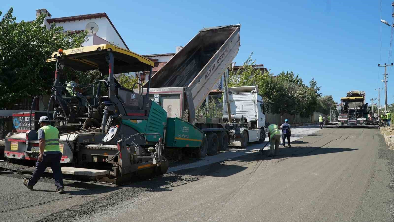 Balıkesir Büyükşehirden 20 ilçede yol seferberliği