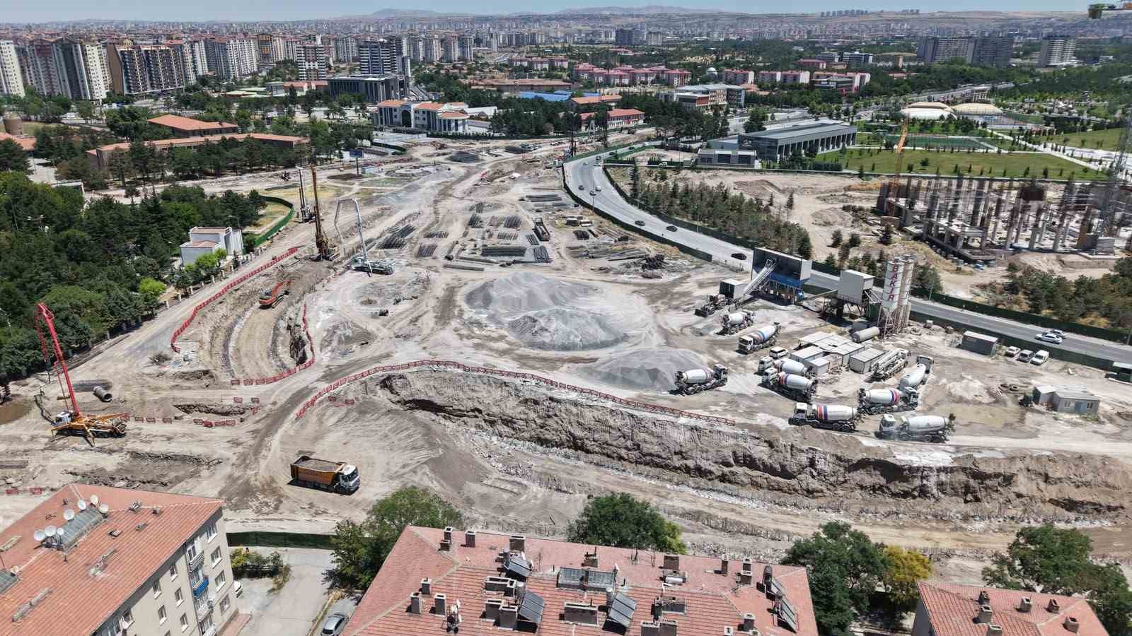 Başkan Büyükkılıç şantiyede: Gündem Kartal Katlı Kavşağı