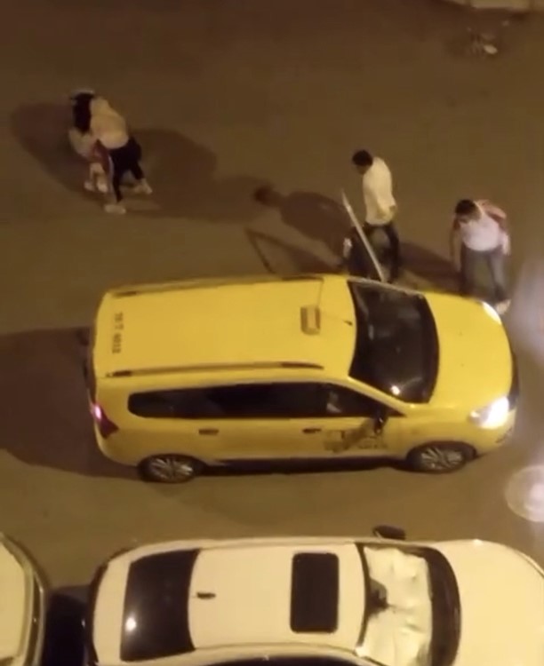 Iğdır’da 3 kadının sokak kavgası cep telefonu kamerasında