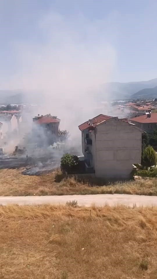 Anız yangınında 20 dönüm tarım alanı yandı