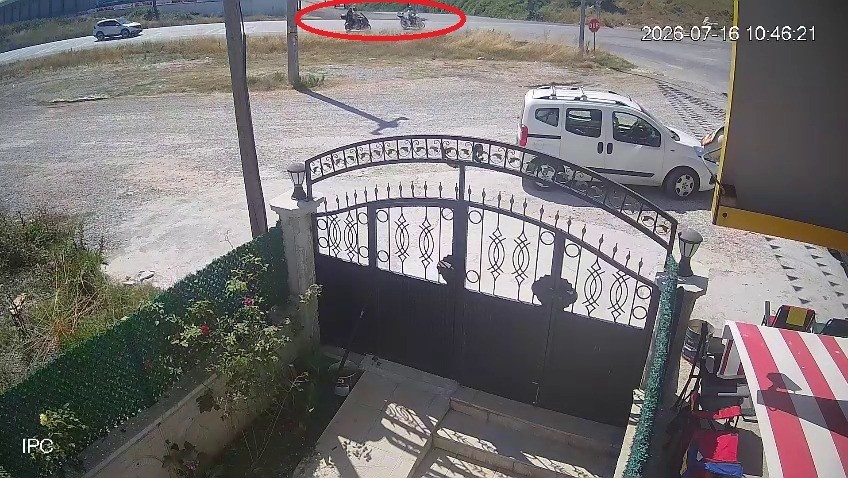 Yalova’da karı kocanın öldüğü kaza anı saniye saniye kameraya yansıdı