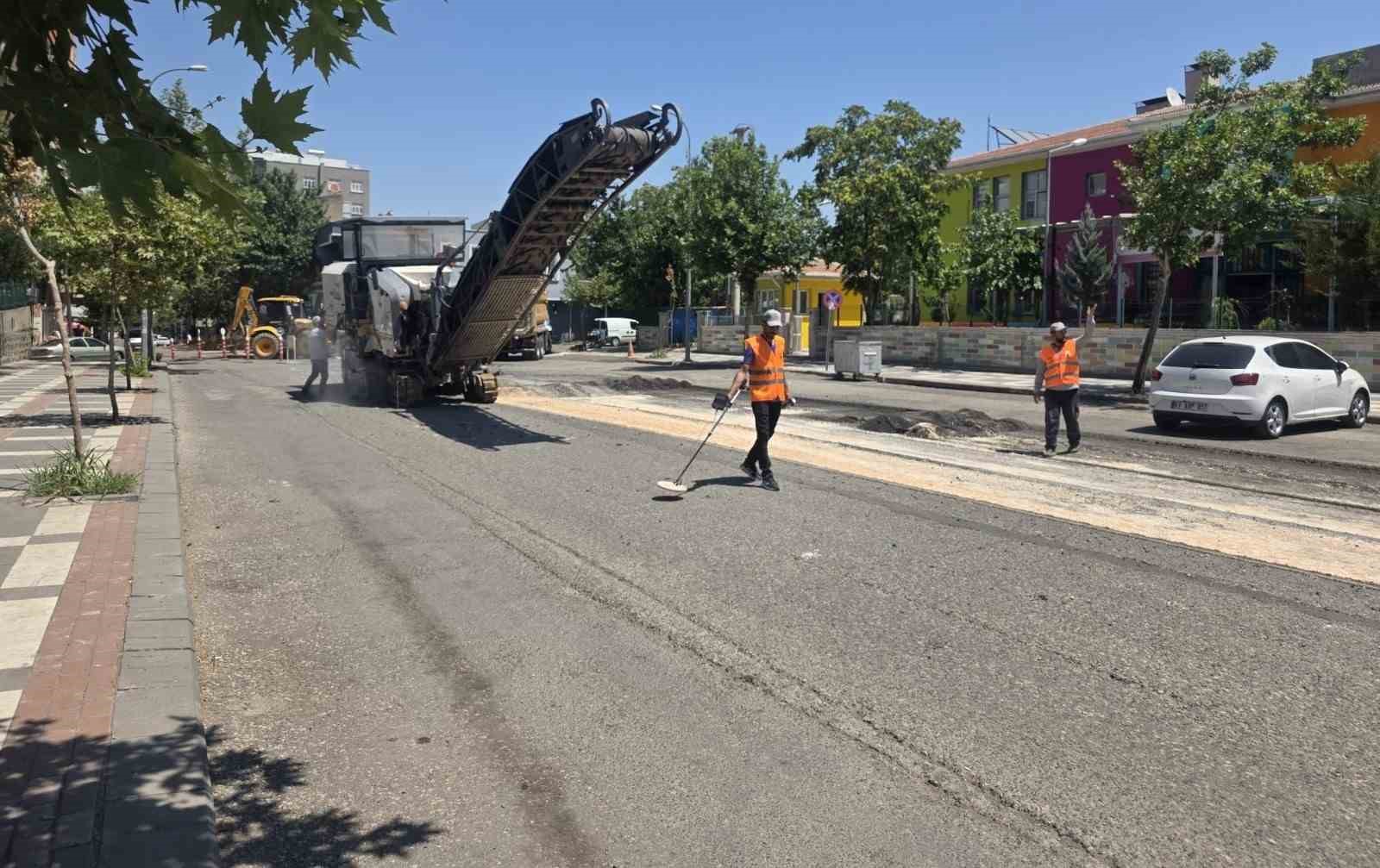 Büyükşehir Siverek merkezinde asfaltlama çalışması yaptı