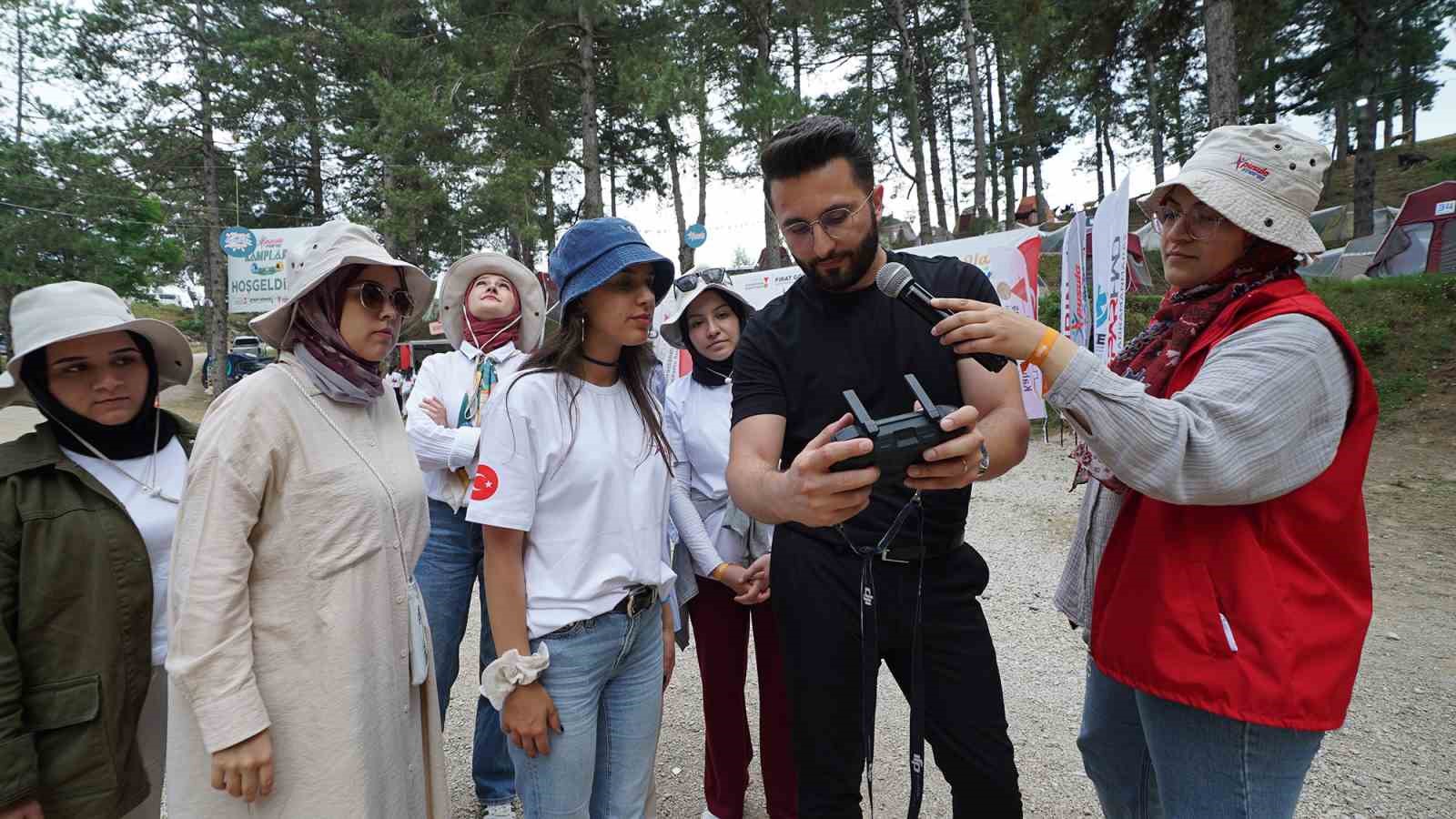 Pusula Maraş Kampı’nda gençler yeni medya ve fotoğrafçılığı öğrendi