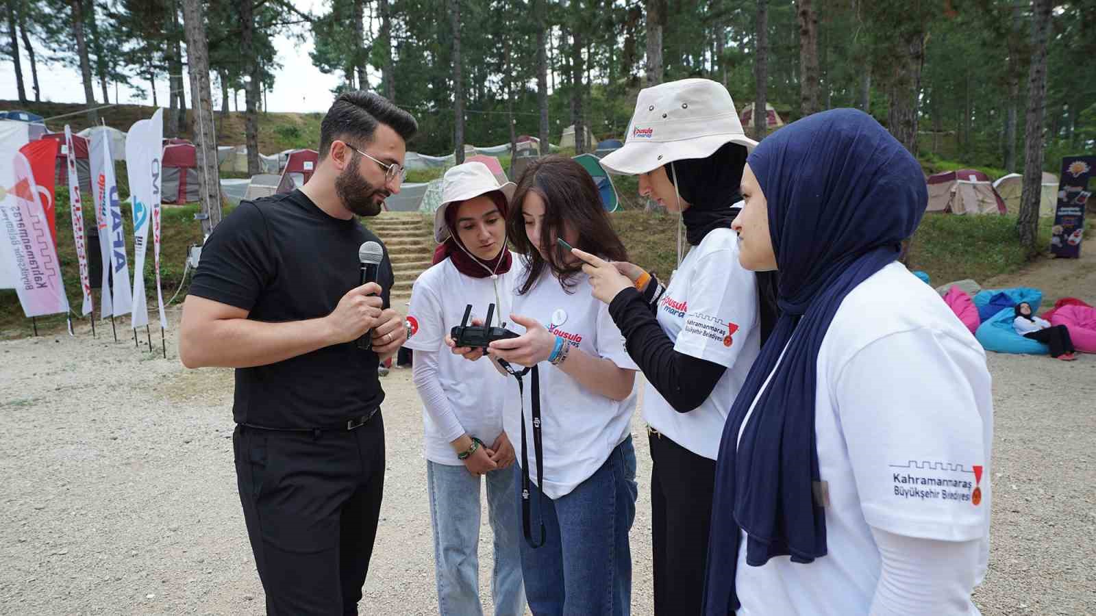 Pusula Maraş Kampı’nda gençler yeni medya ve fotoğrafçılığı öğrendi