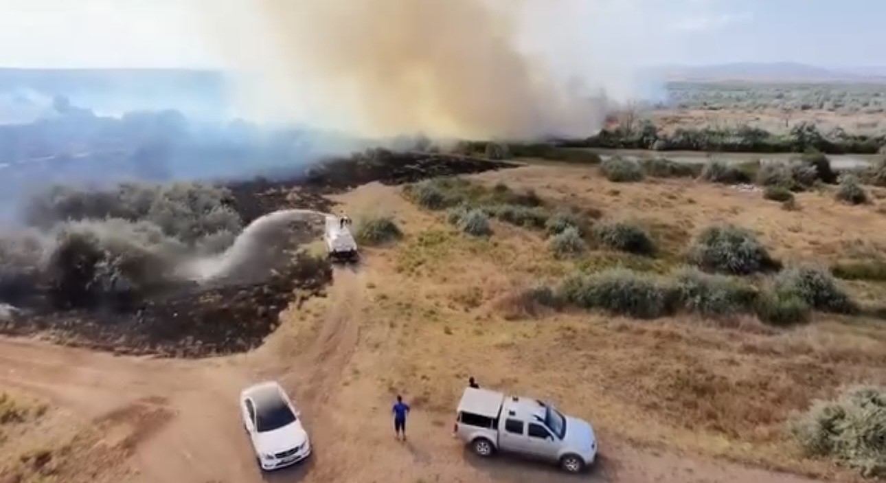 Kızılırmak Nehri çevresinde korkutan örtü yangını
