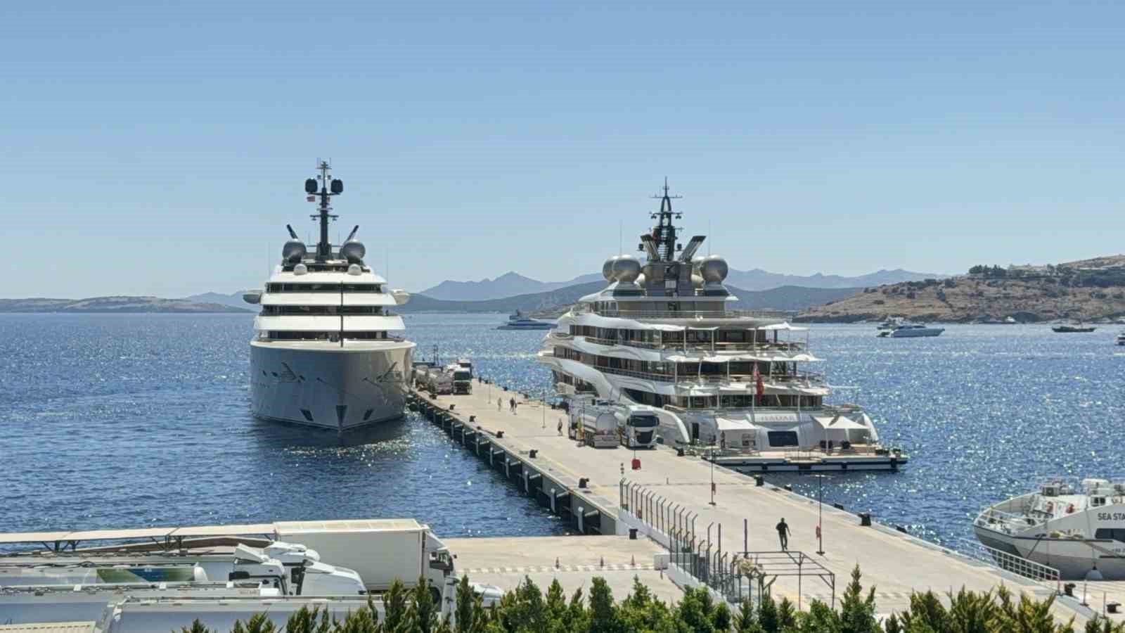 Bodrum’da süper yatlara 21 tankerle 600 bin litre yakıt ikmali