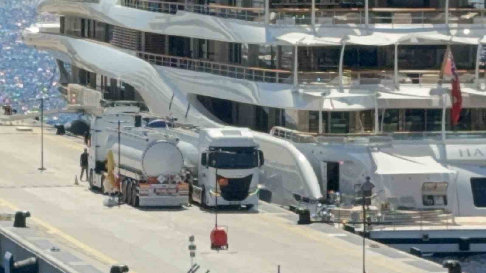 Bodrum’da süper yatlara 21 tankerle 600 bin litre yakıt ikmali
