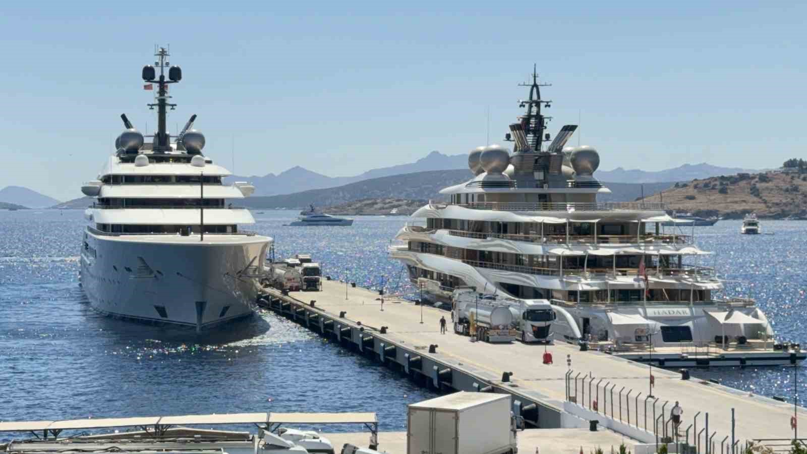 Bodrum’da süper yatlara 21 tankerle 600 bin litre yakıt ikmali