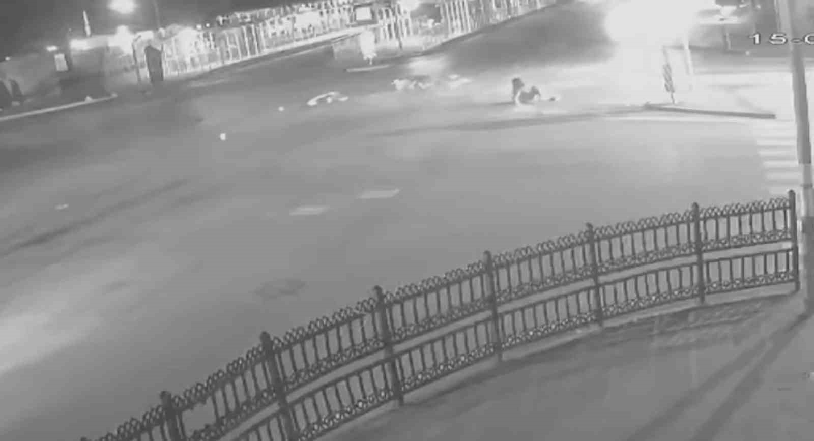 Sakarya’da 1 kişinin hayatını kaybettiği kaza anı güvenlik kamerasına yansıdı